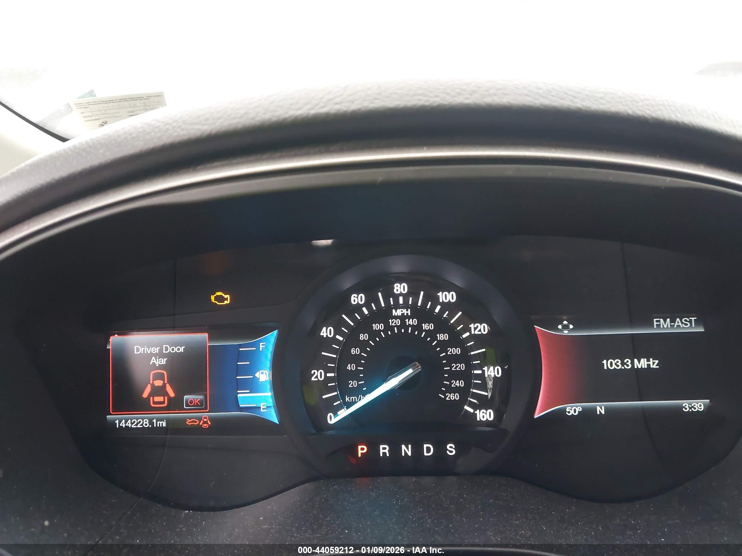 FORD FUSION image 7