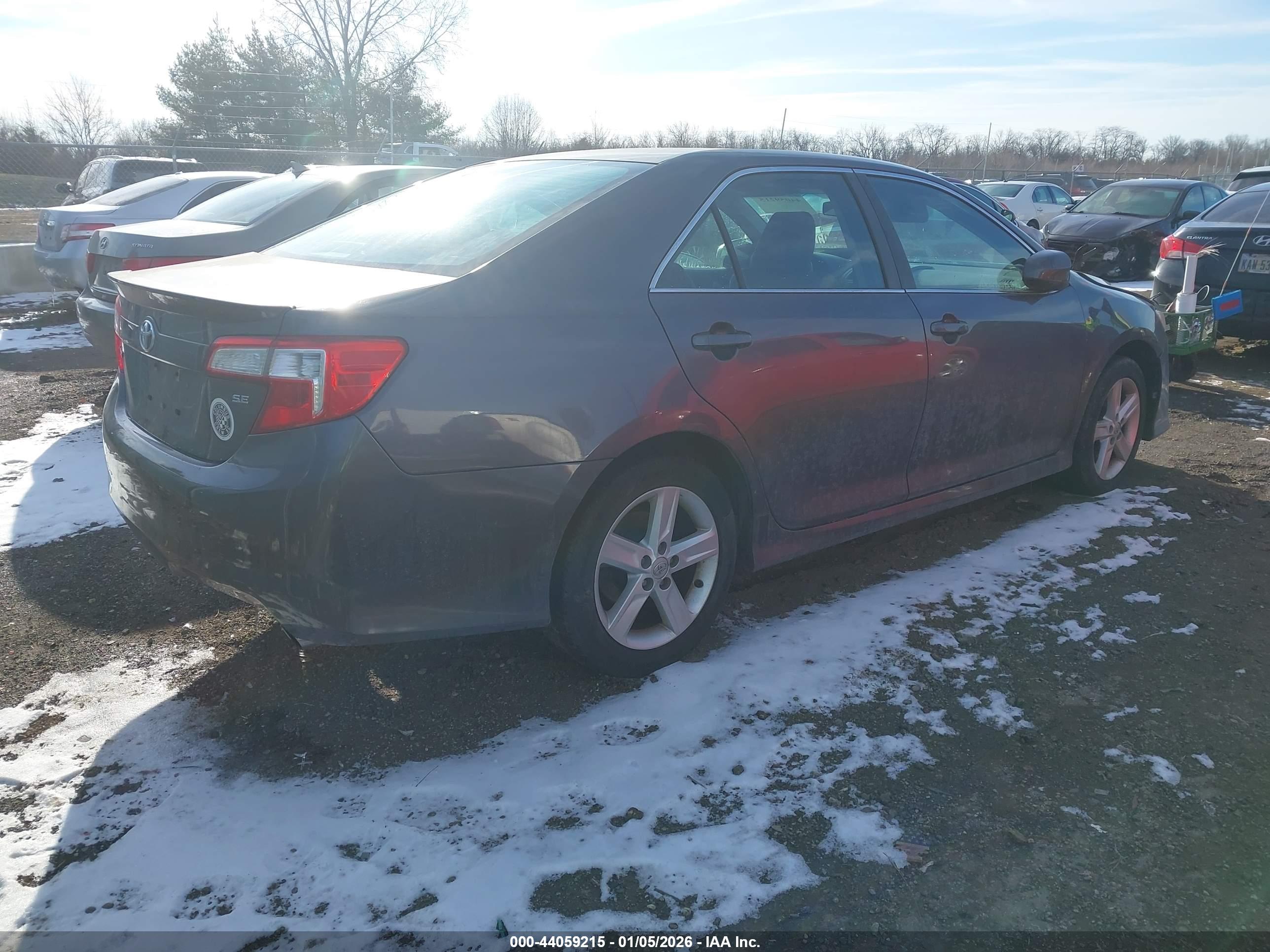 TOYOTA CAMRY image 4