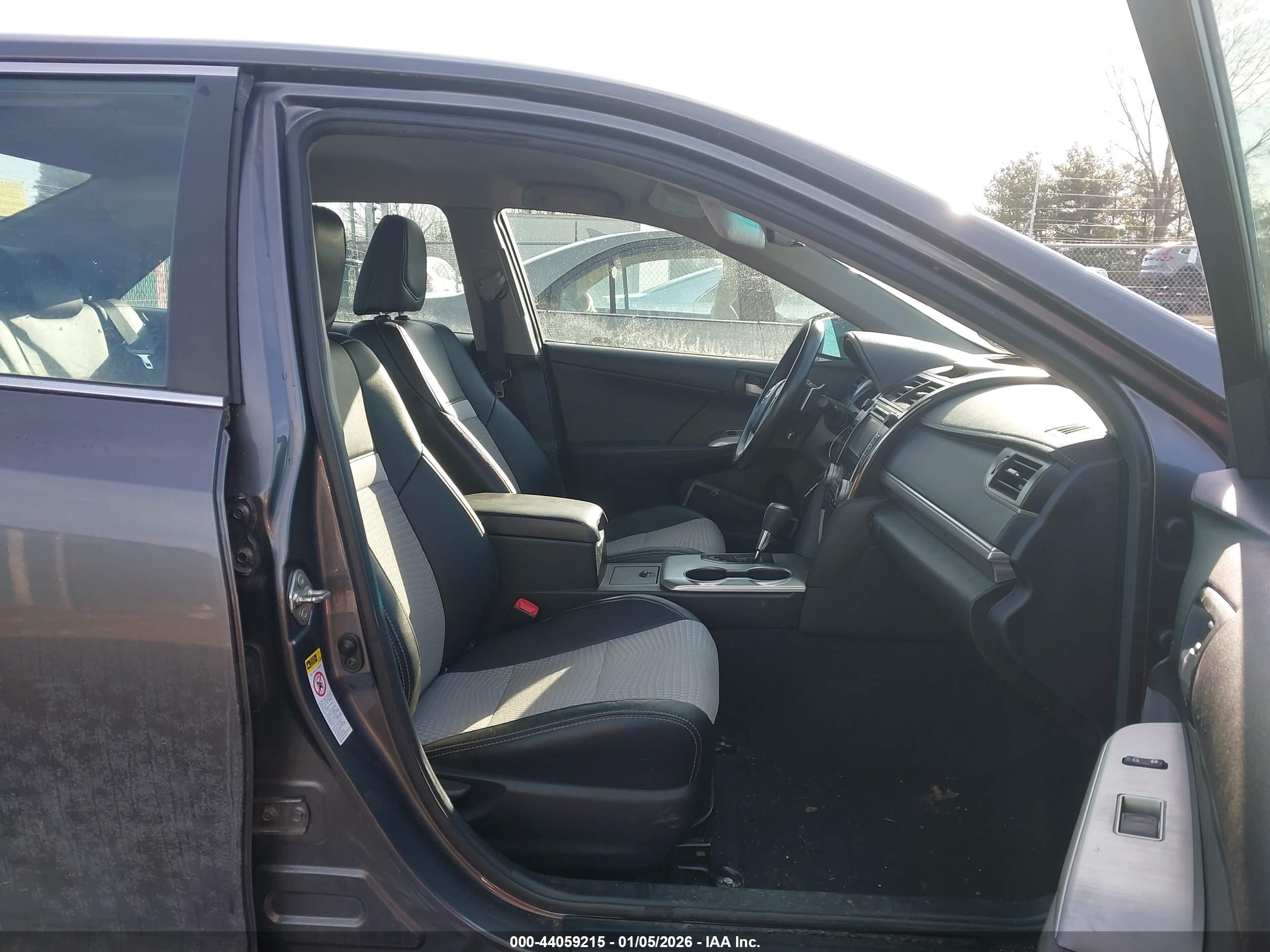 TOYOTA CAMRY image 5