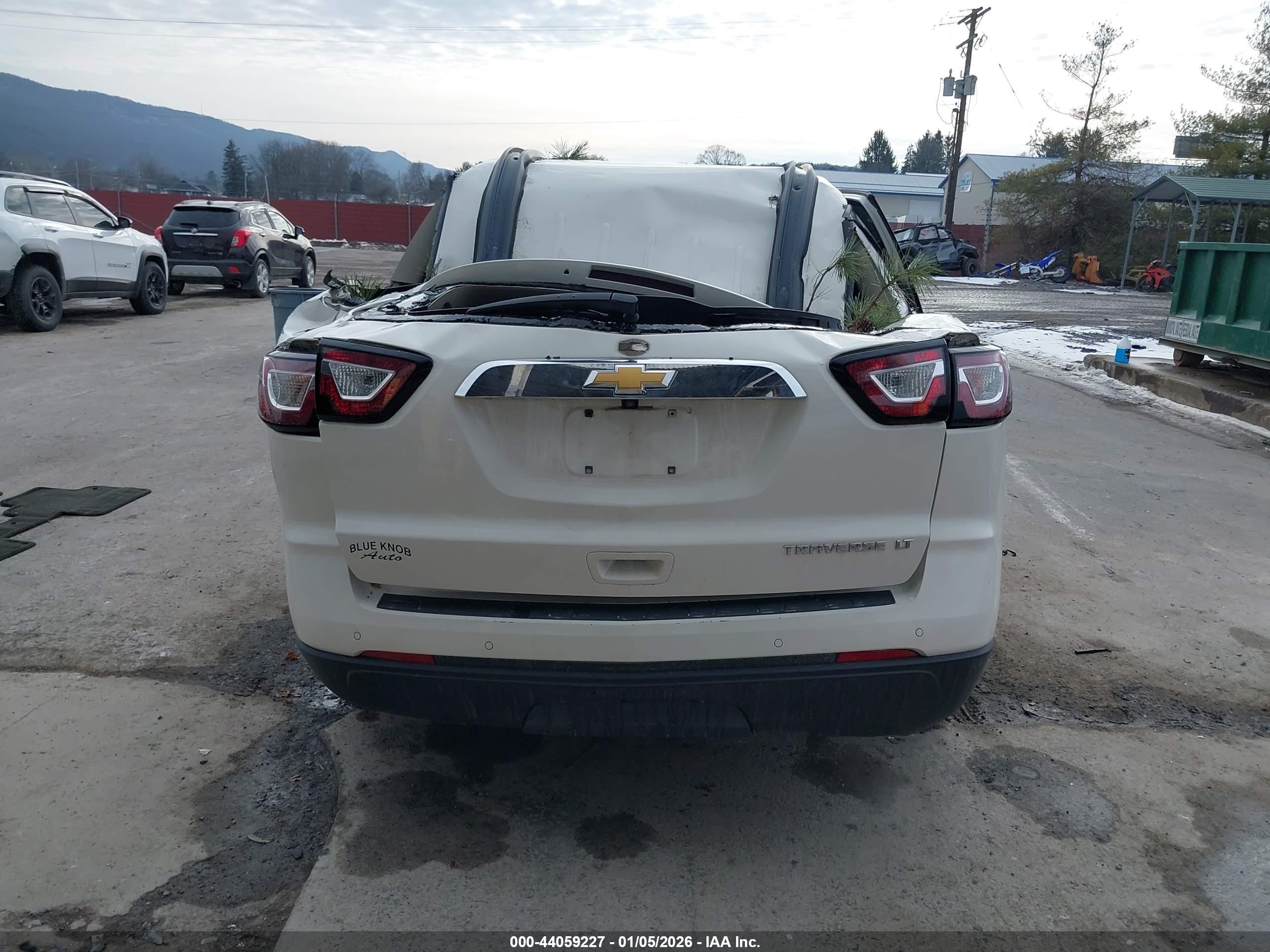 CHEVROLET TRAVERSE image 6