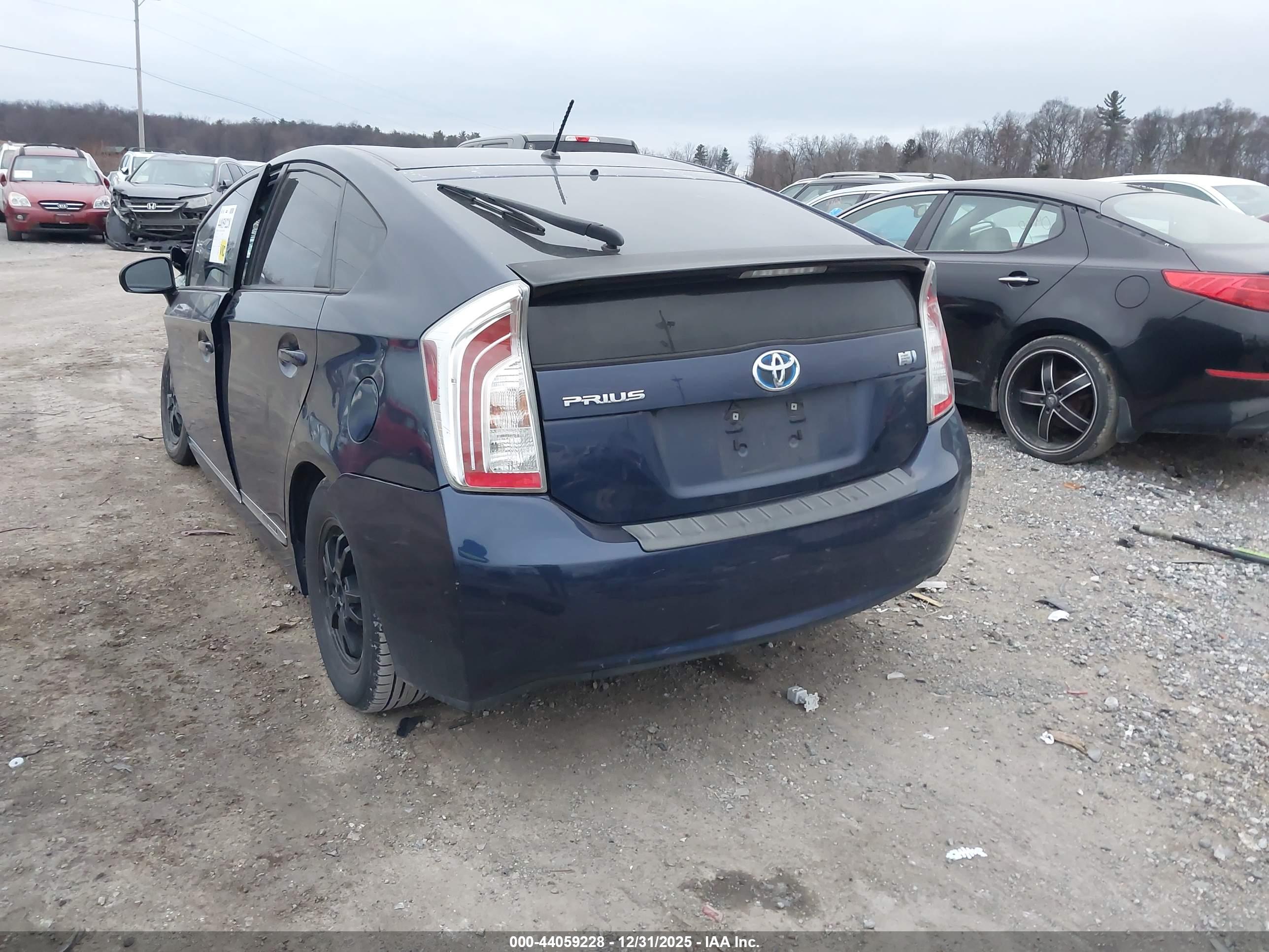 TOYOTA PRIUS image 3