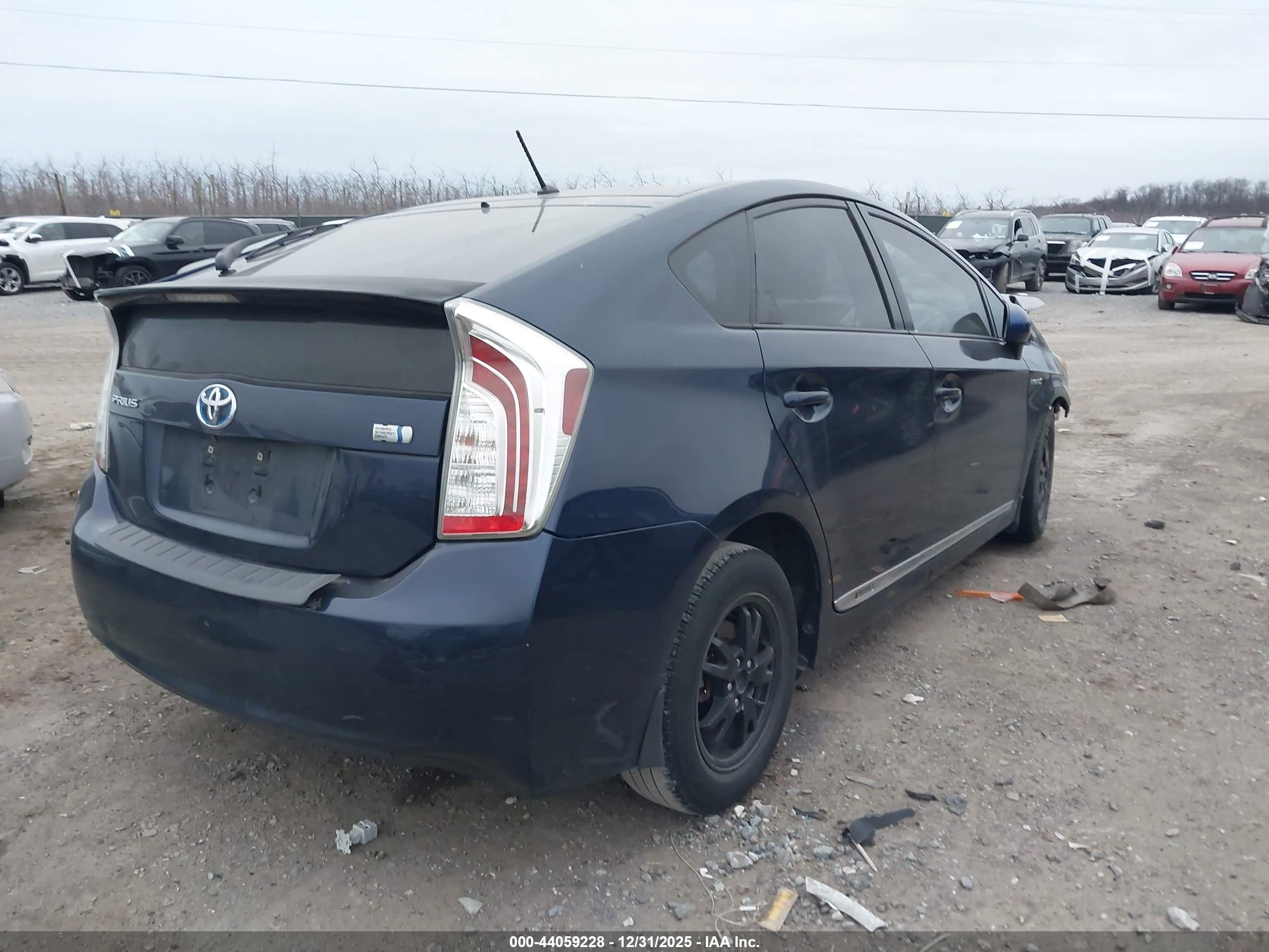 TOYOTA PRIUS image 4