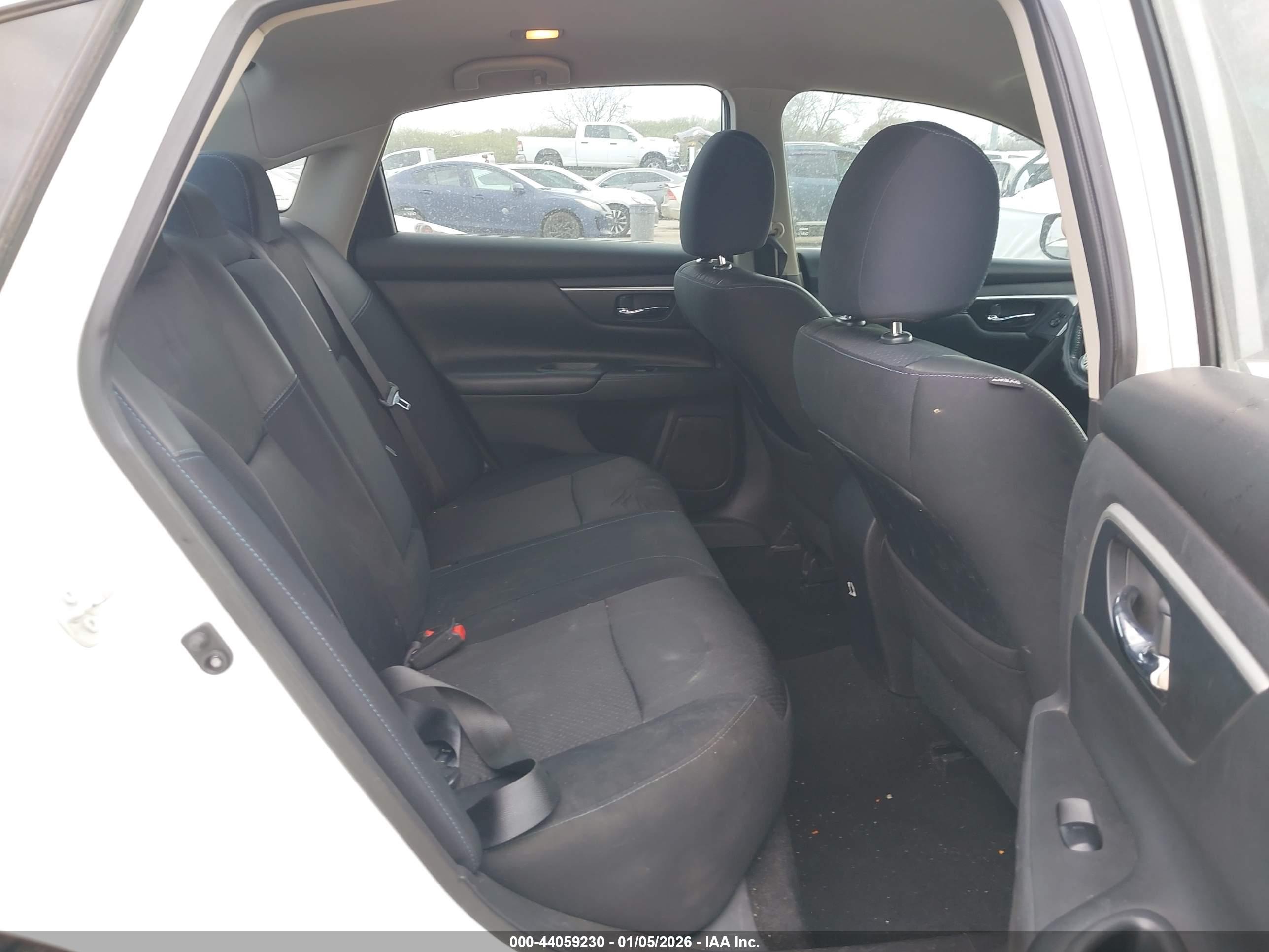 NISSAN ALTIMA image 8