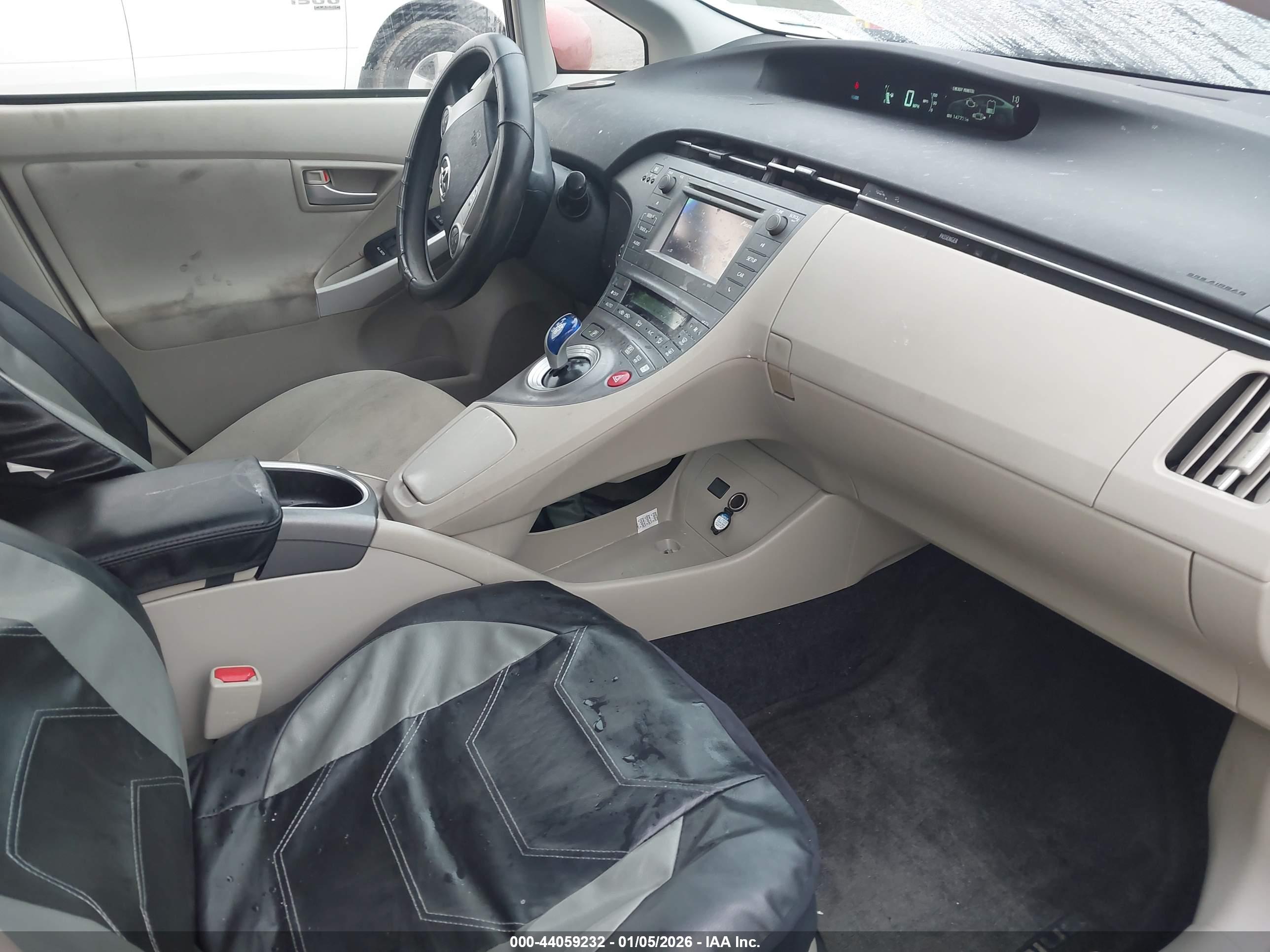 TOYOTA PRIUS image 5