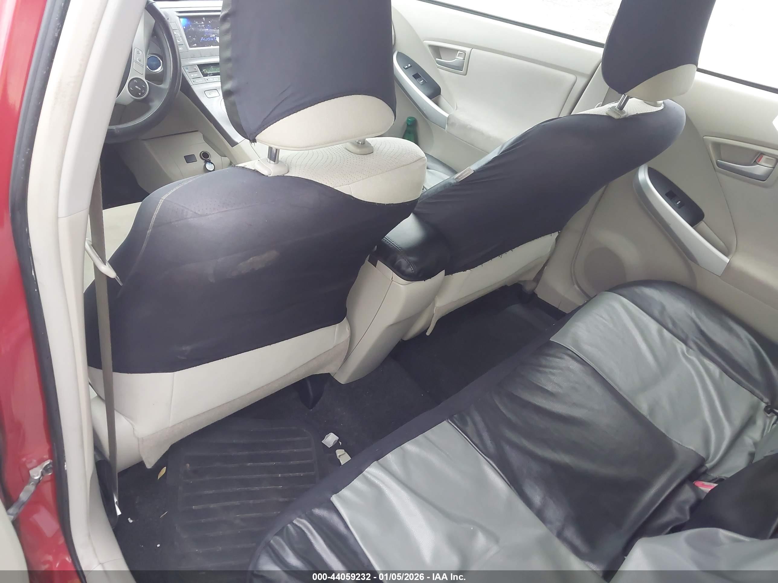 TOYOTA PRIUS image 8