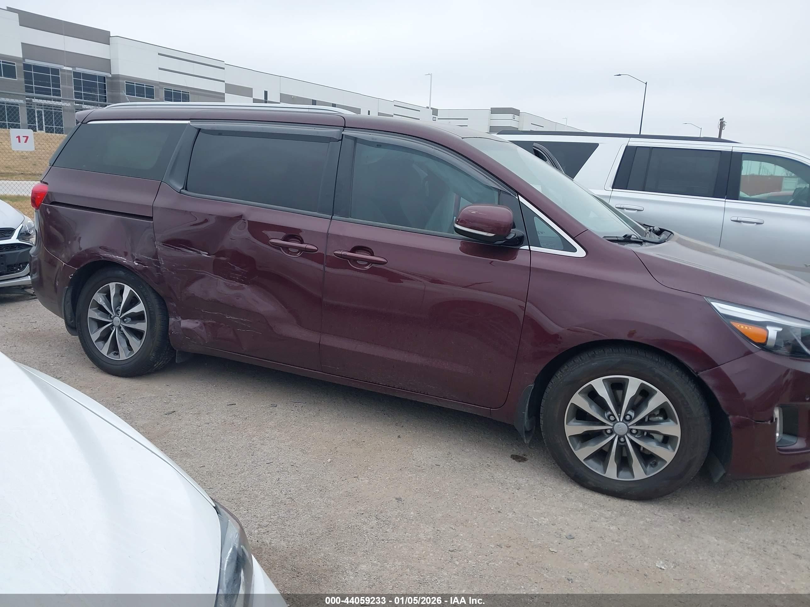 KIA SEDONA image 6