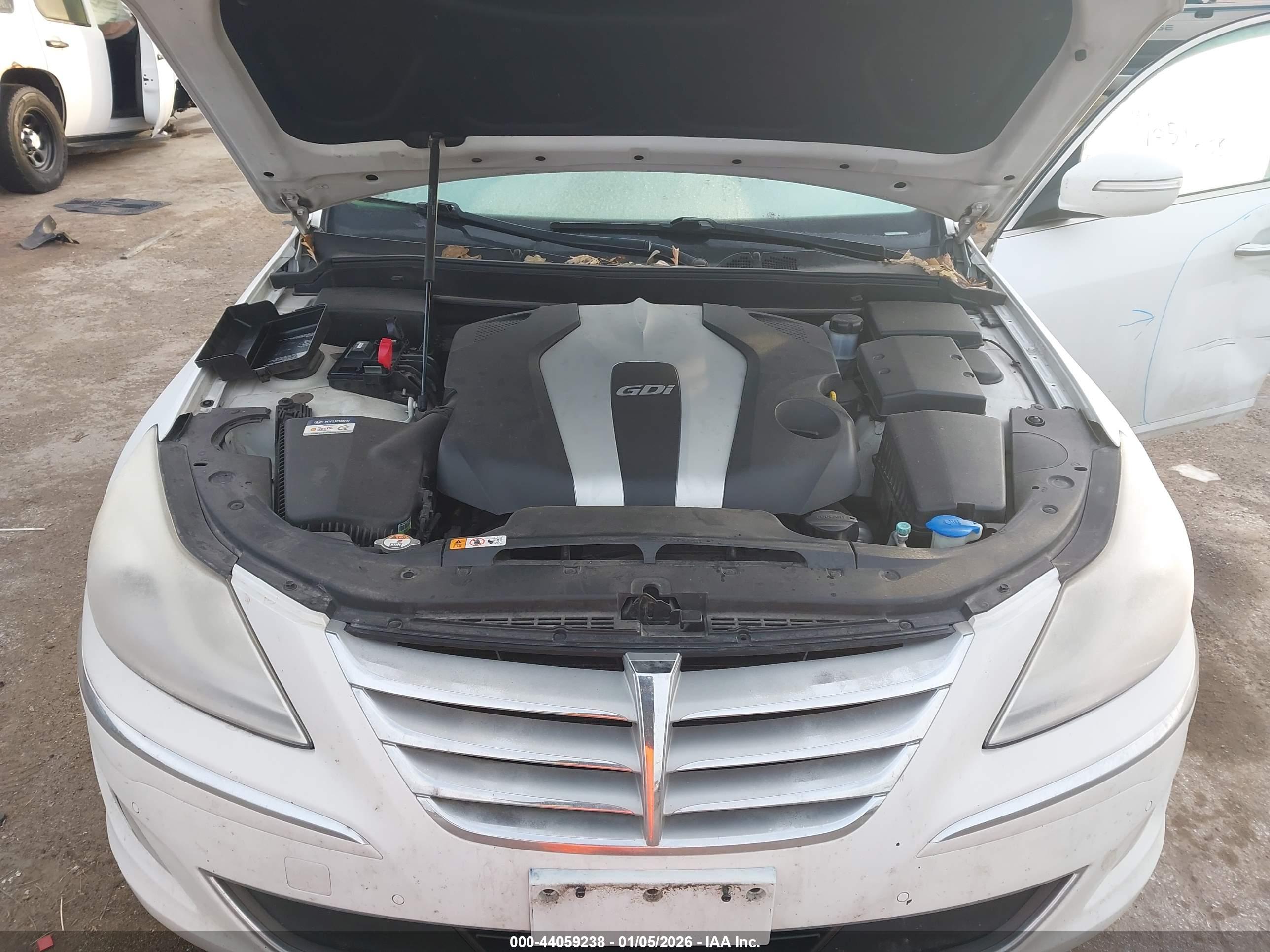 HYUNDAI GENESIS image 10
