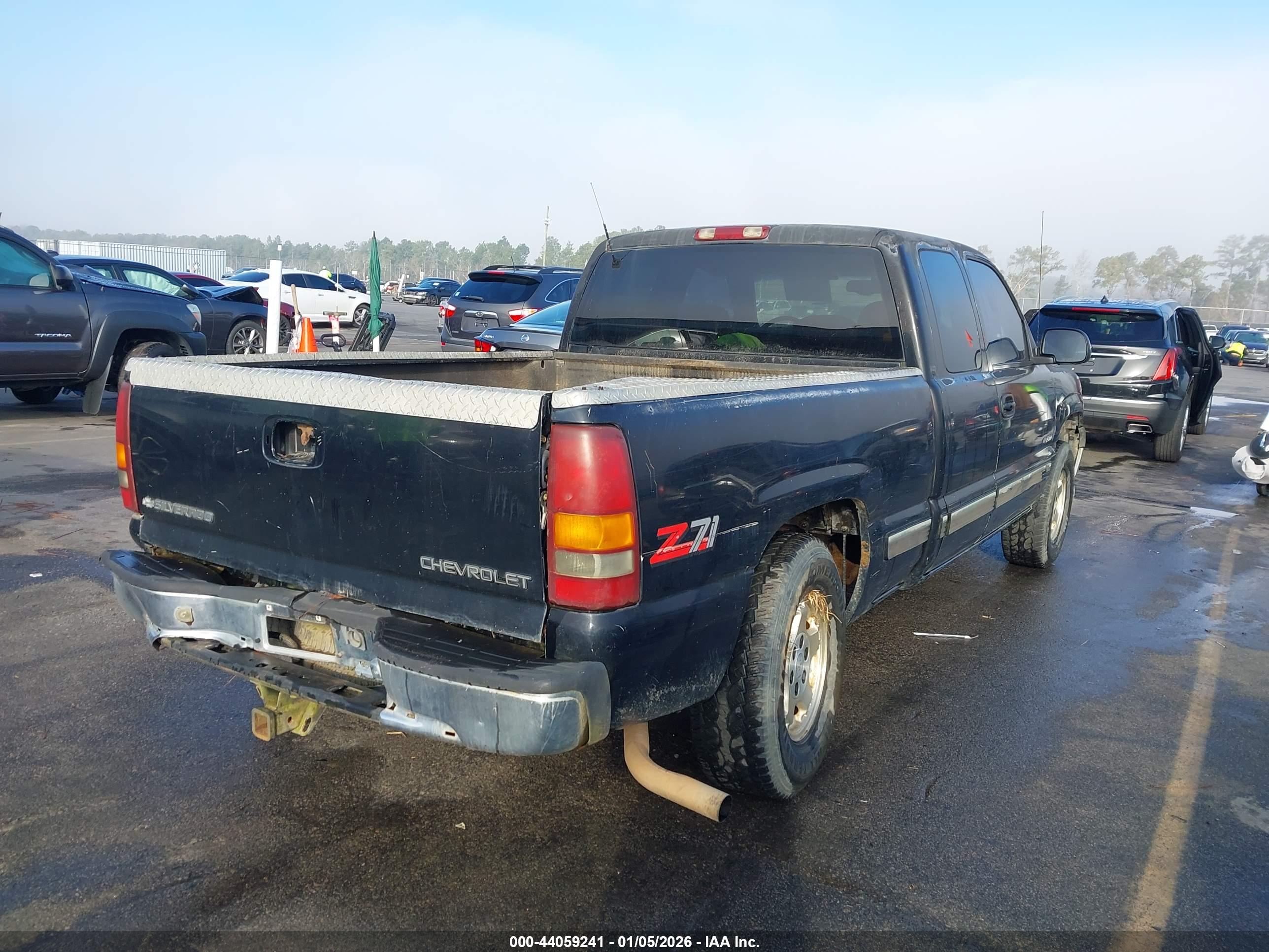 CHEVROLET SILVERADO image 4