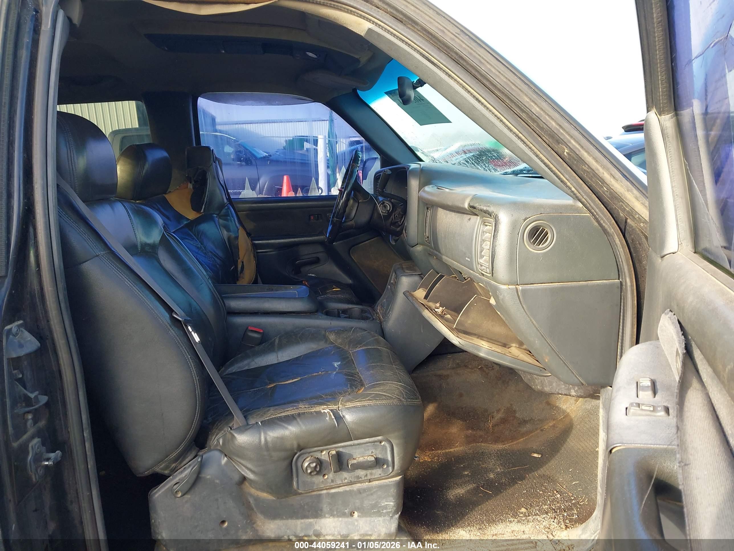 CHEVROLET SILVERADO image 5