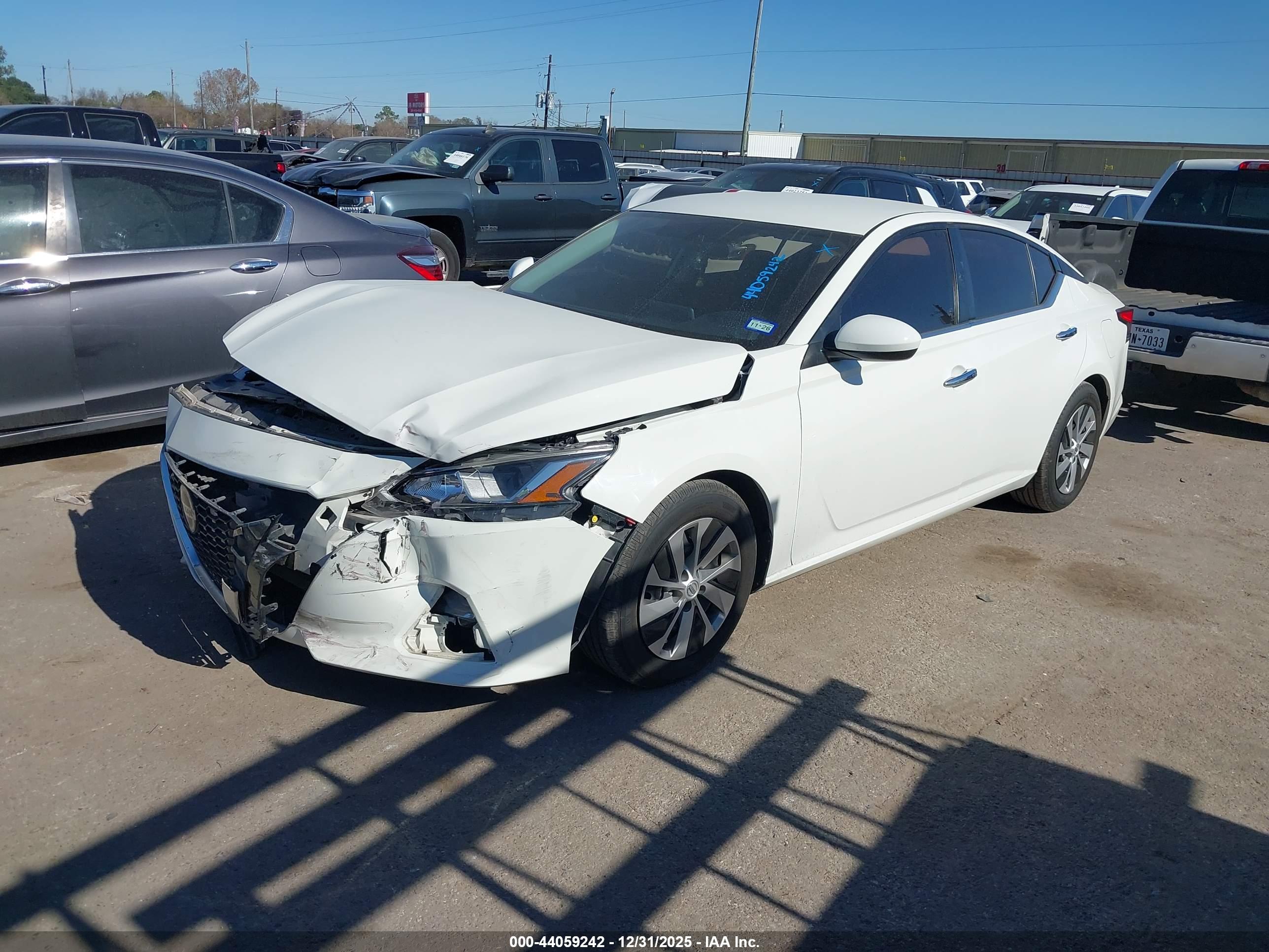 NISSAN ALTIMA image 2