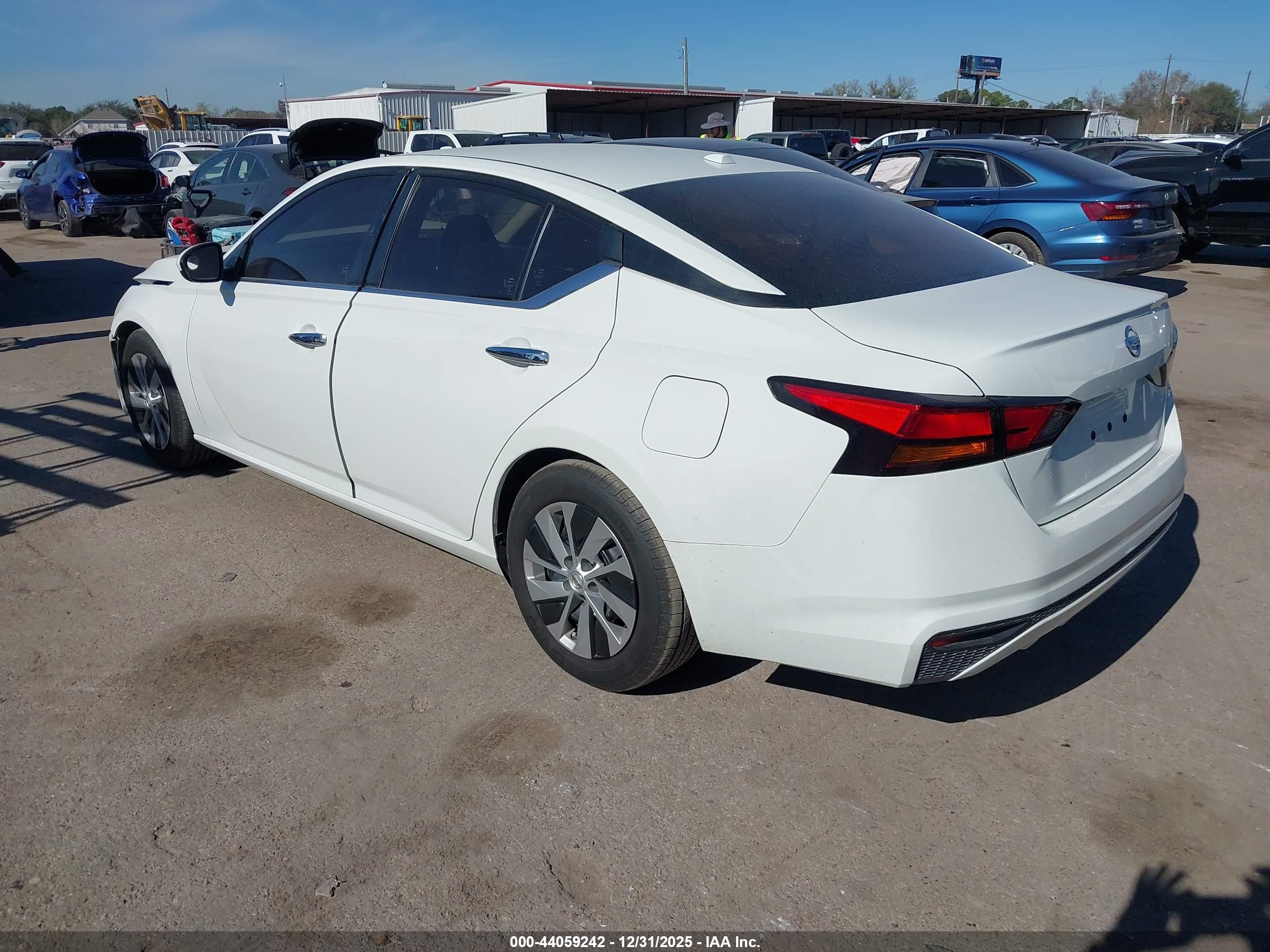NISSAN ALTIMA image 3