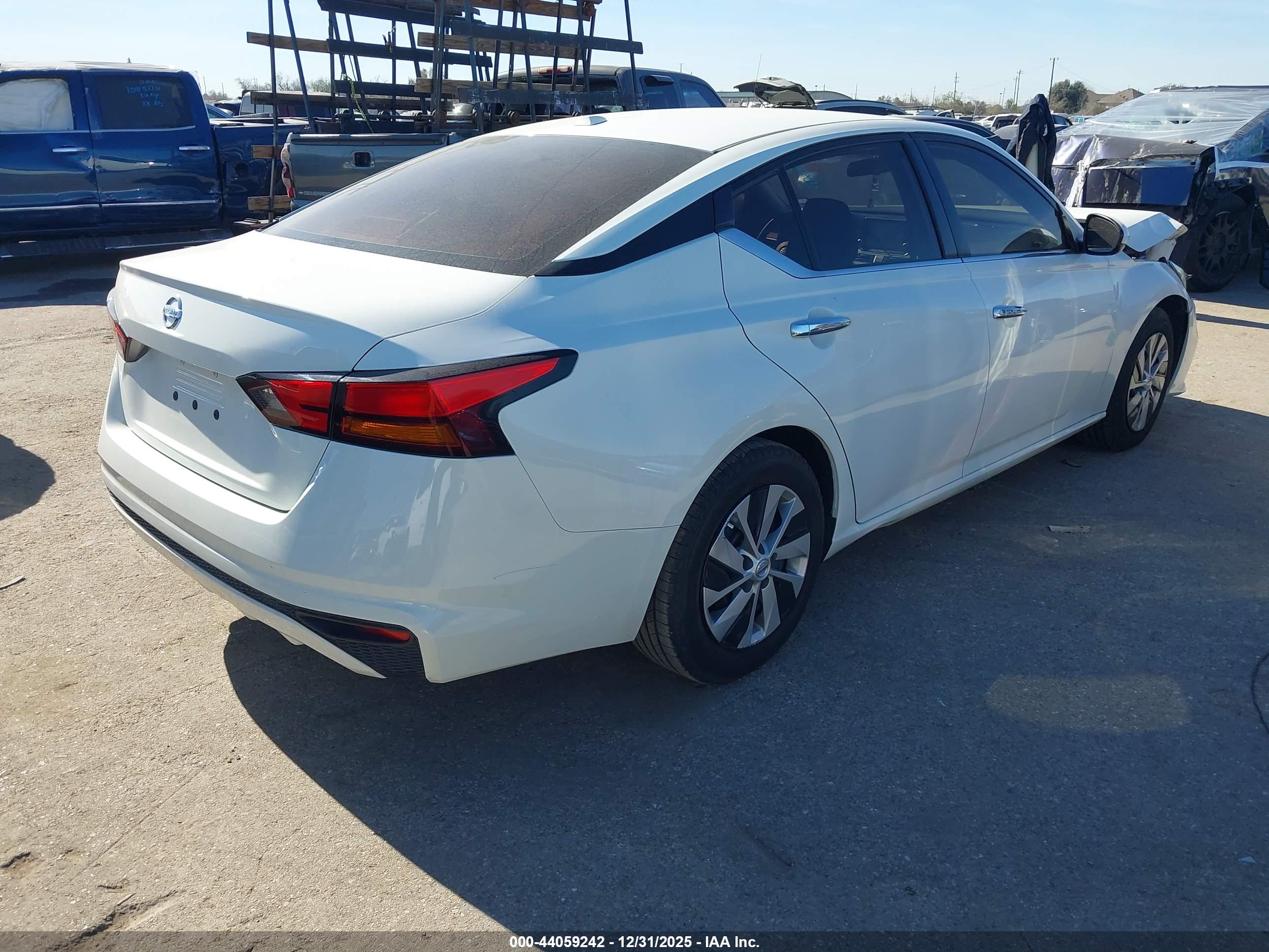 NISSAN ALTIMA image 4
