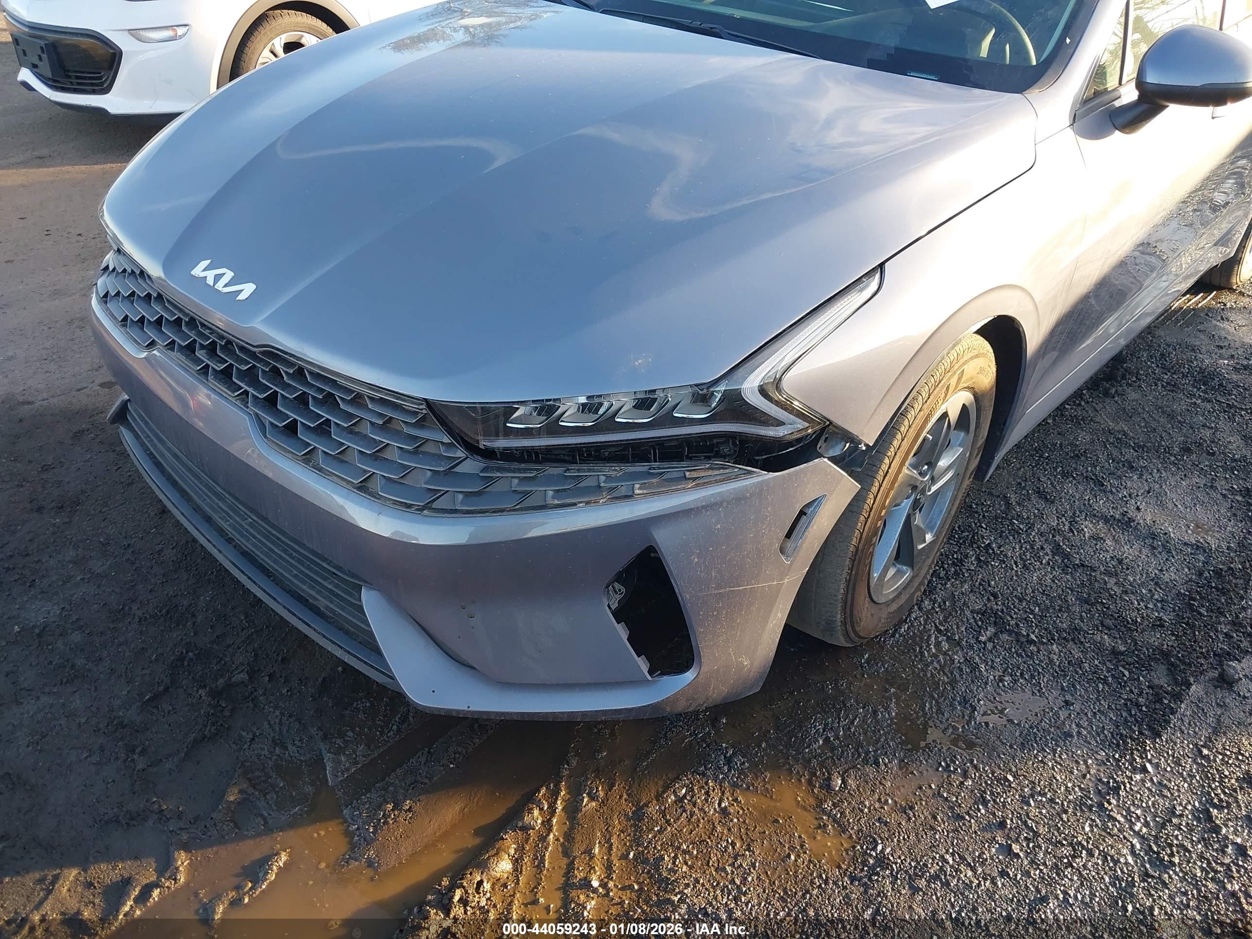 KIA K5 image 6