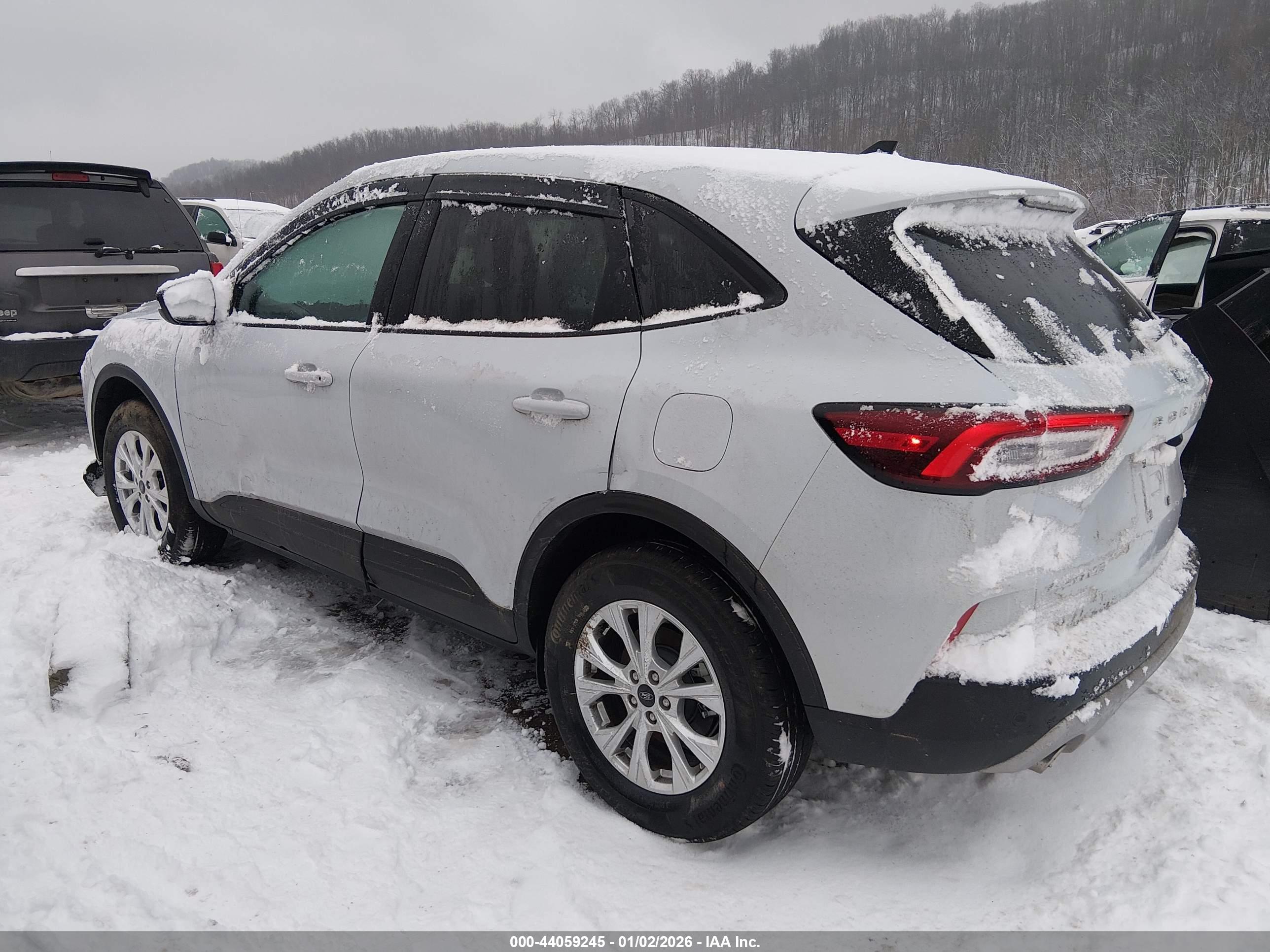 FORD ESCAPE image 3