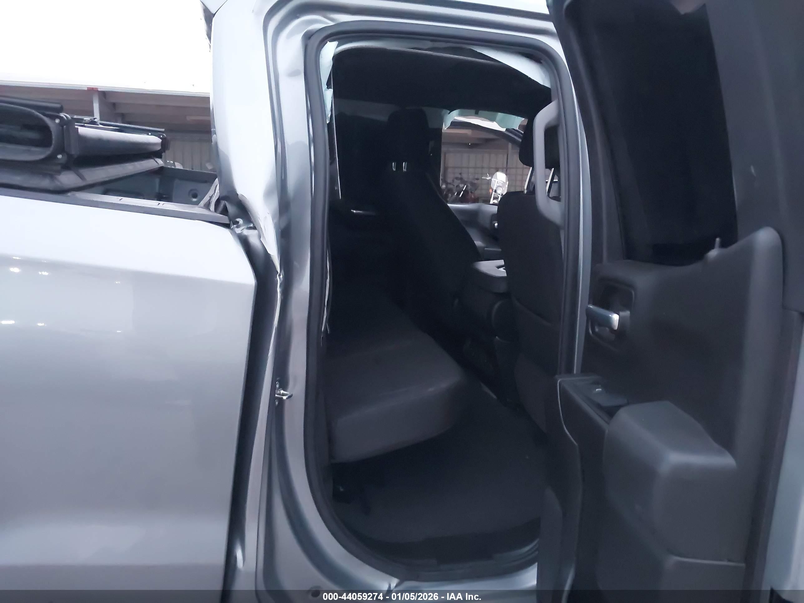 CHEVROLET SILVERADO image 8