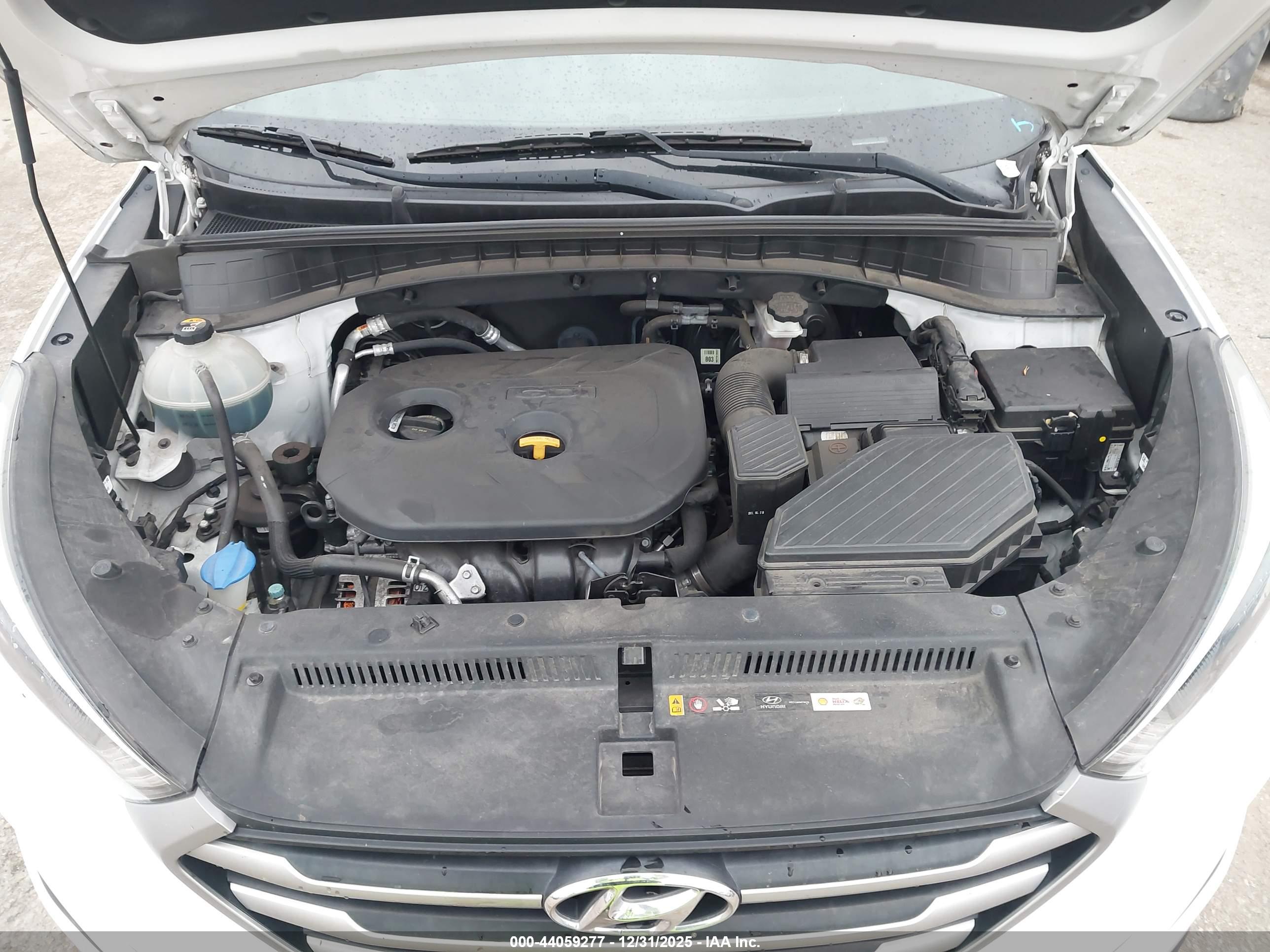 HYUNDAI TUCSON image 10