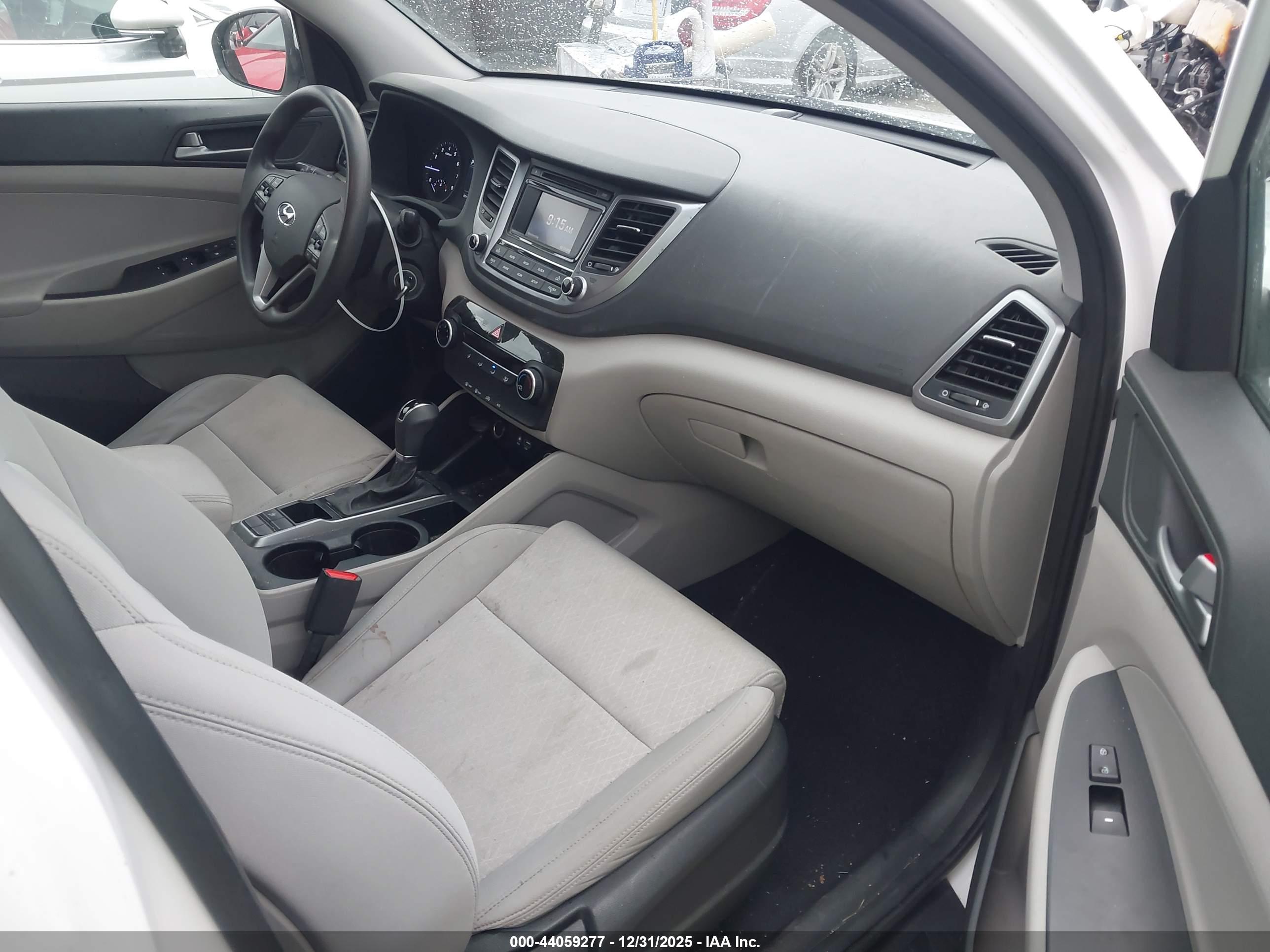 HYUNDAI TUCSON image 5