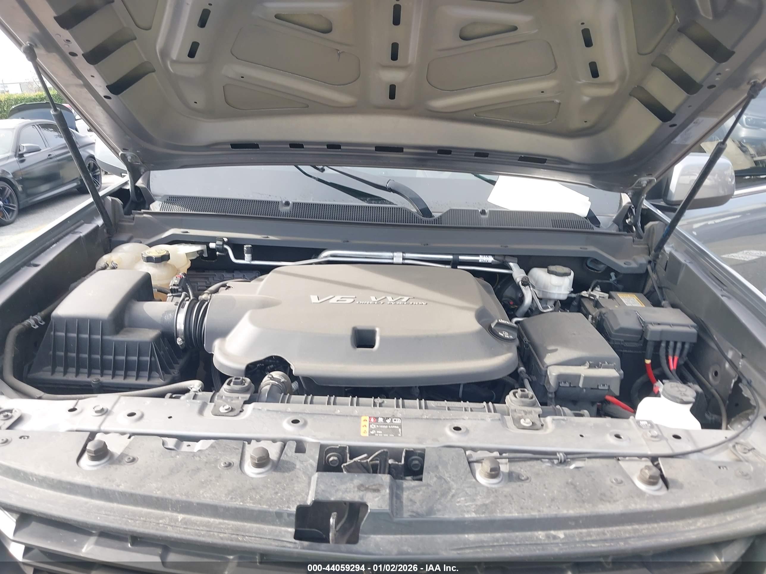 CHEVROLET COLORADO image 10