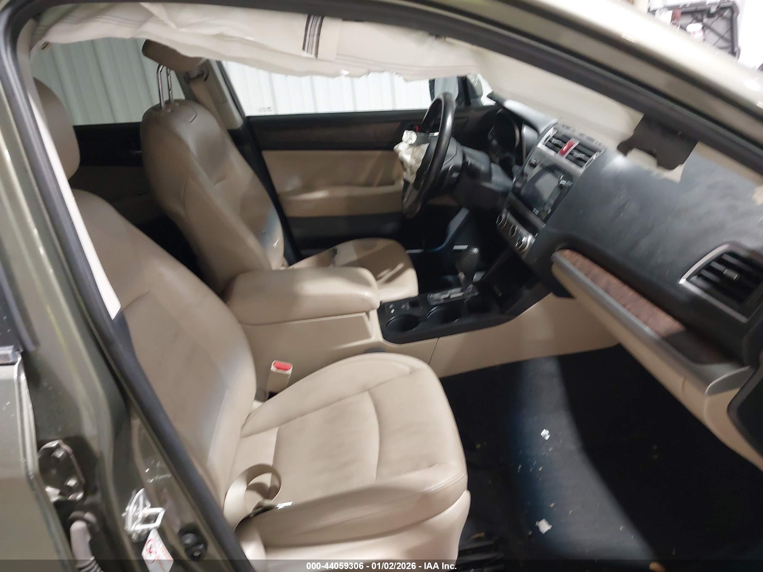 SUBARU OUTBACK image 5
