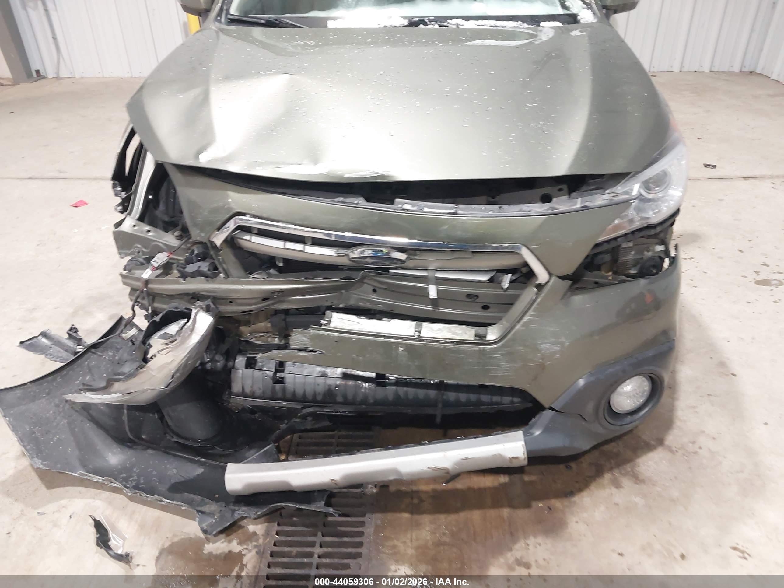 SUBARU OUTBACK image 6