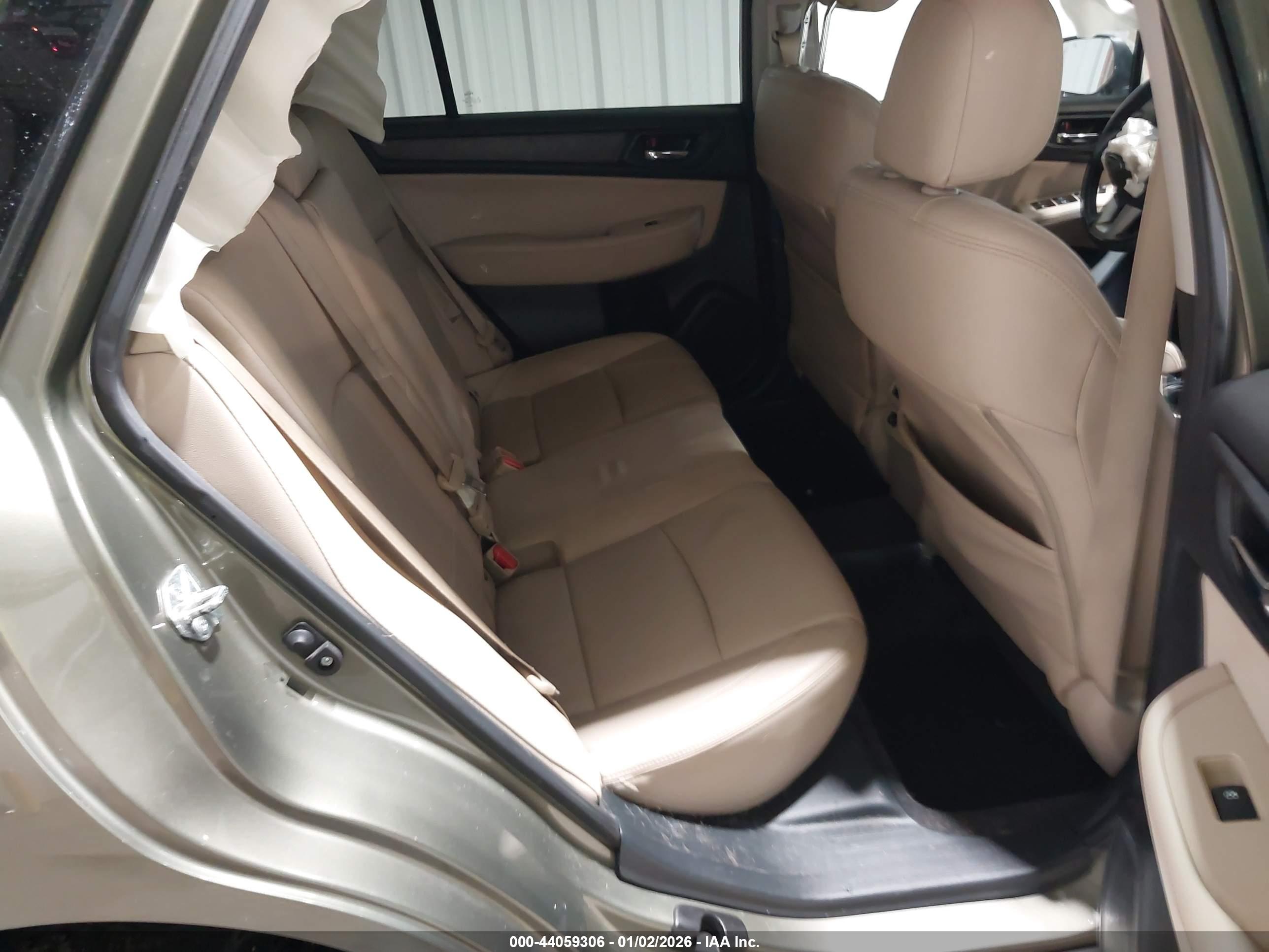 SUBARU OUTBACK image 8
