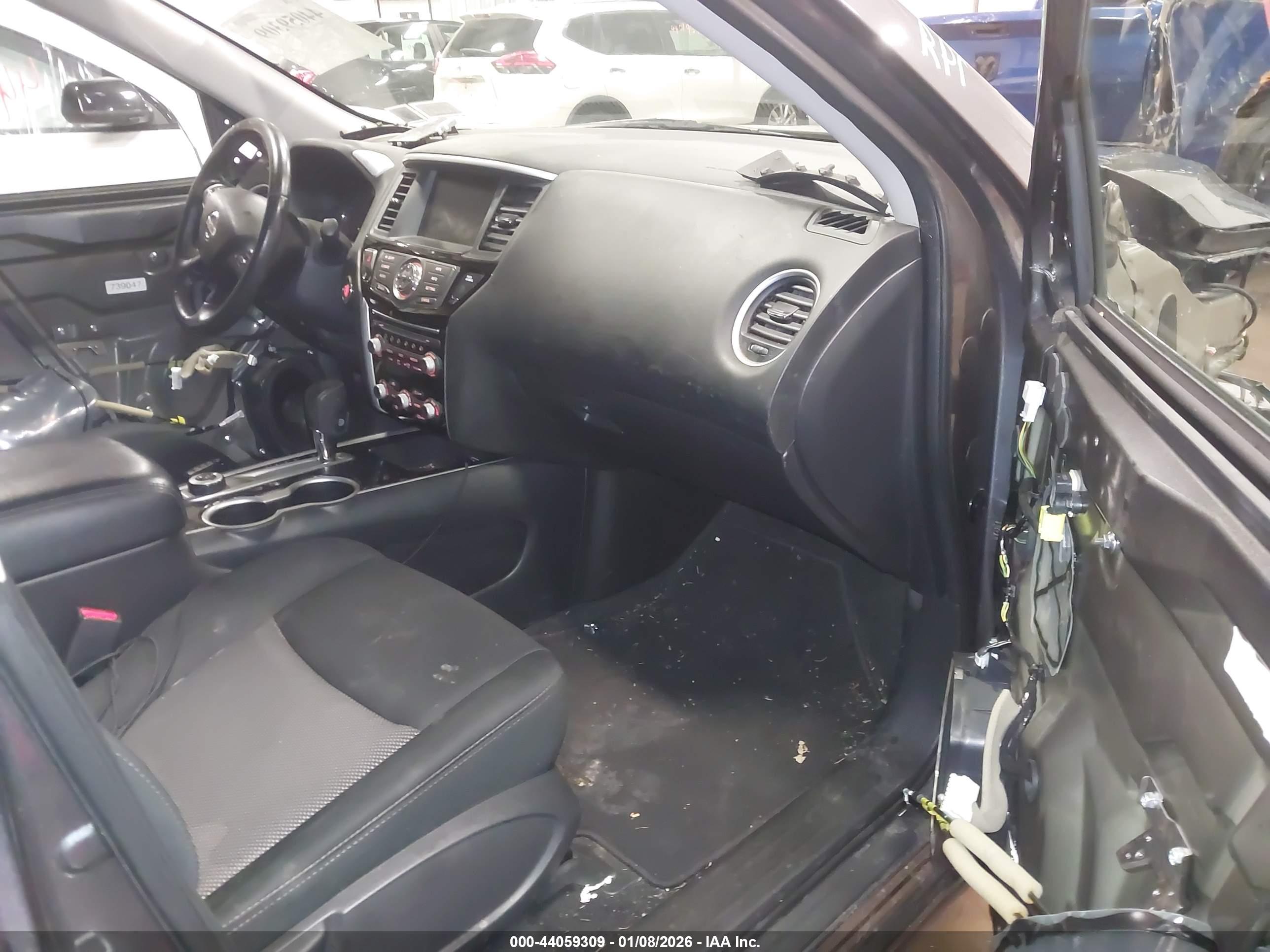 NISSAN PATHFINDER image 5