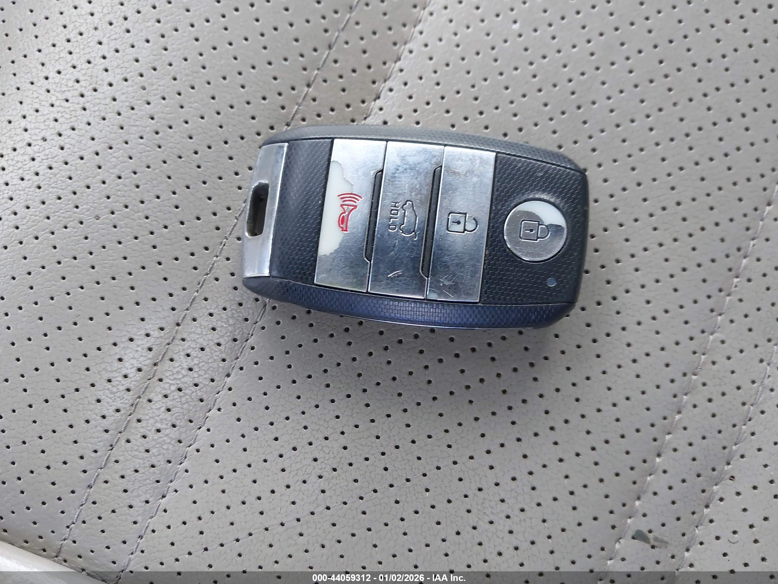 KIA SORENTO image 11