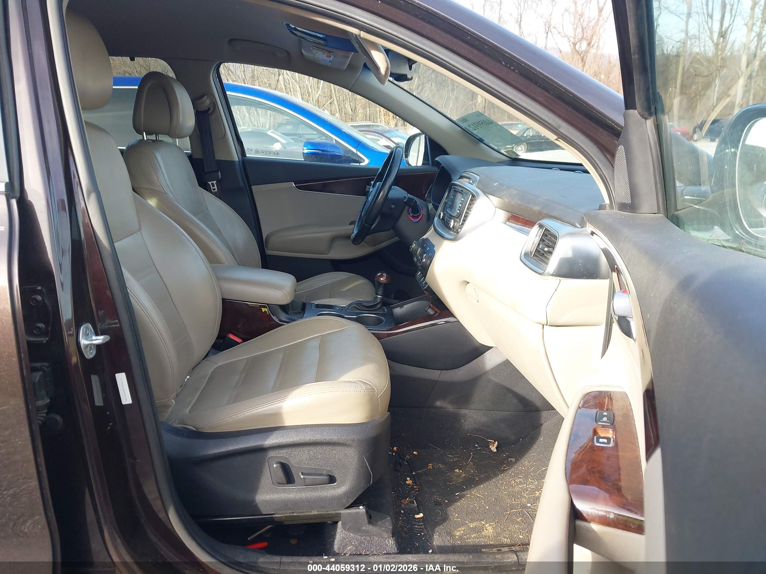 KIA SORENTO image 5