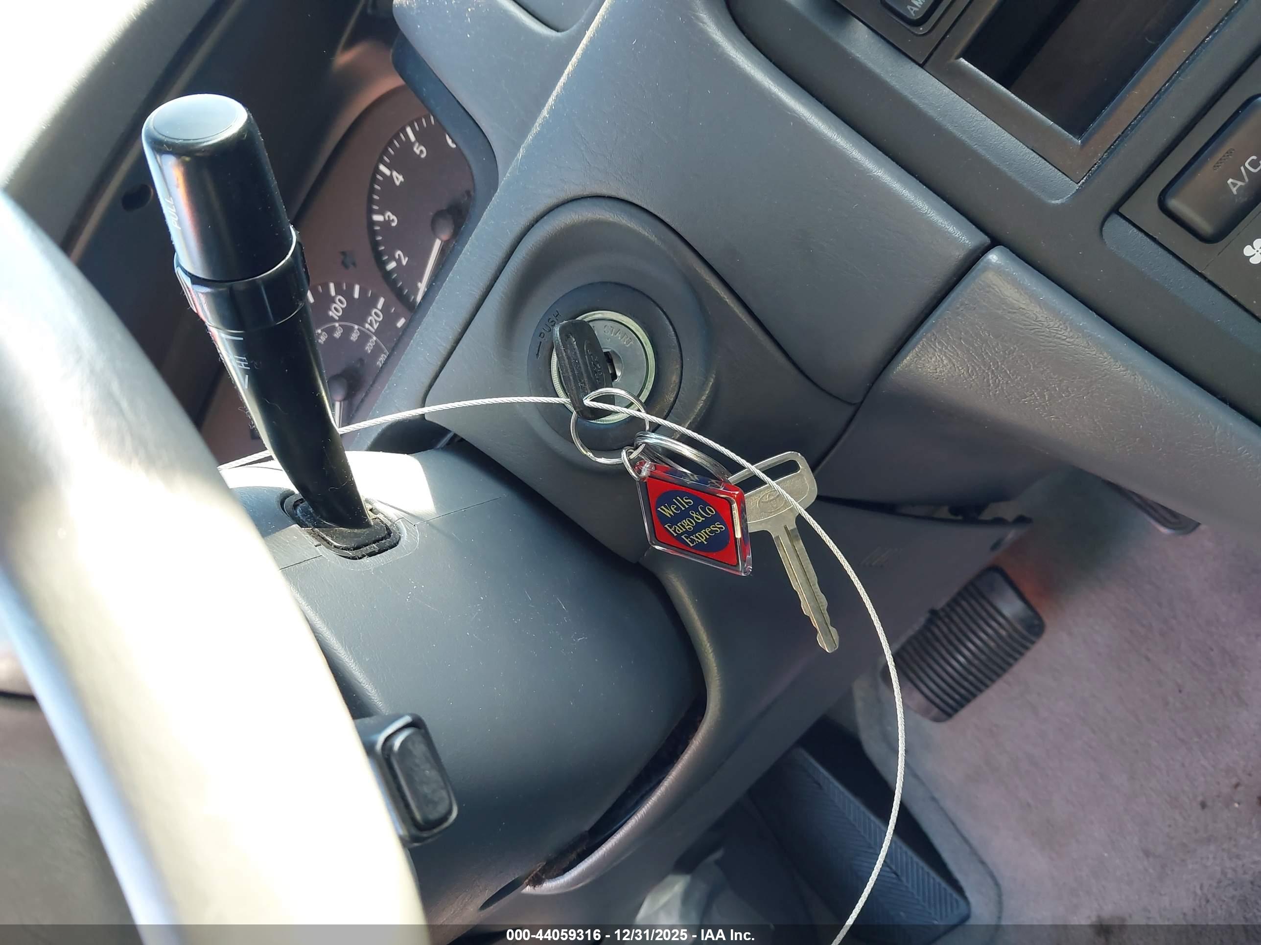 TOYOTA CAMRY image 11
