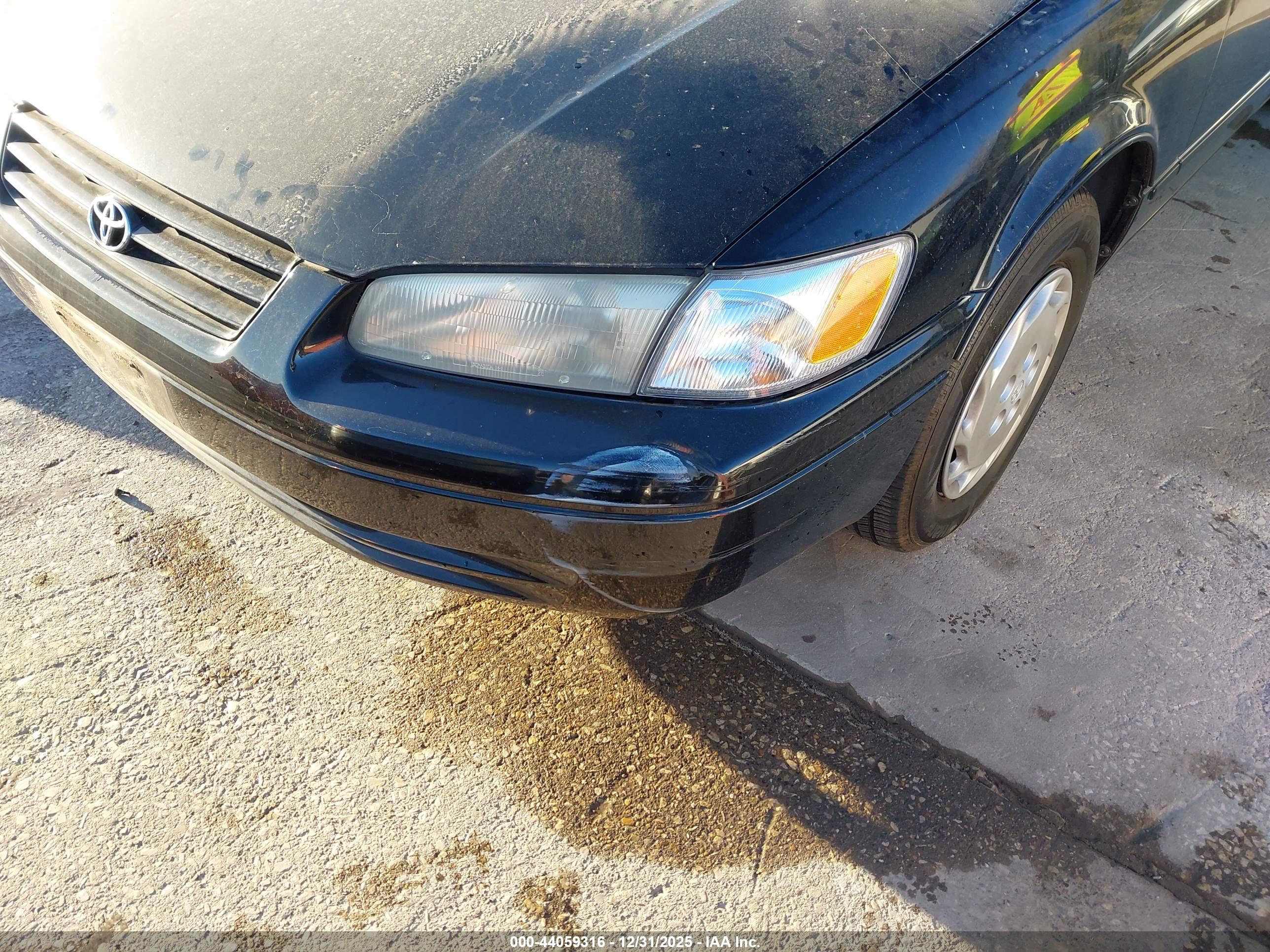 TOYOTA CAMRY image 6
