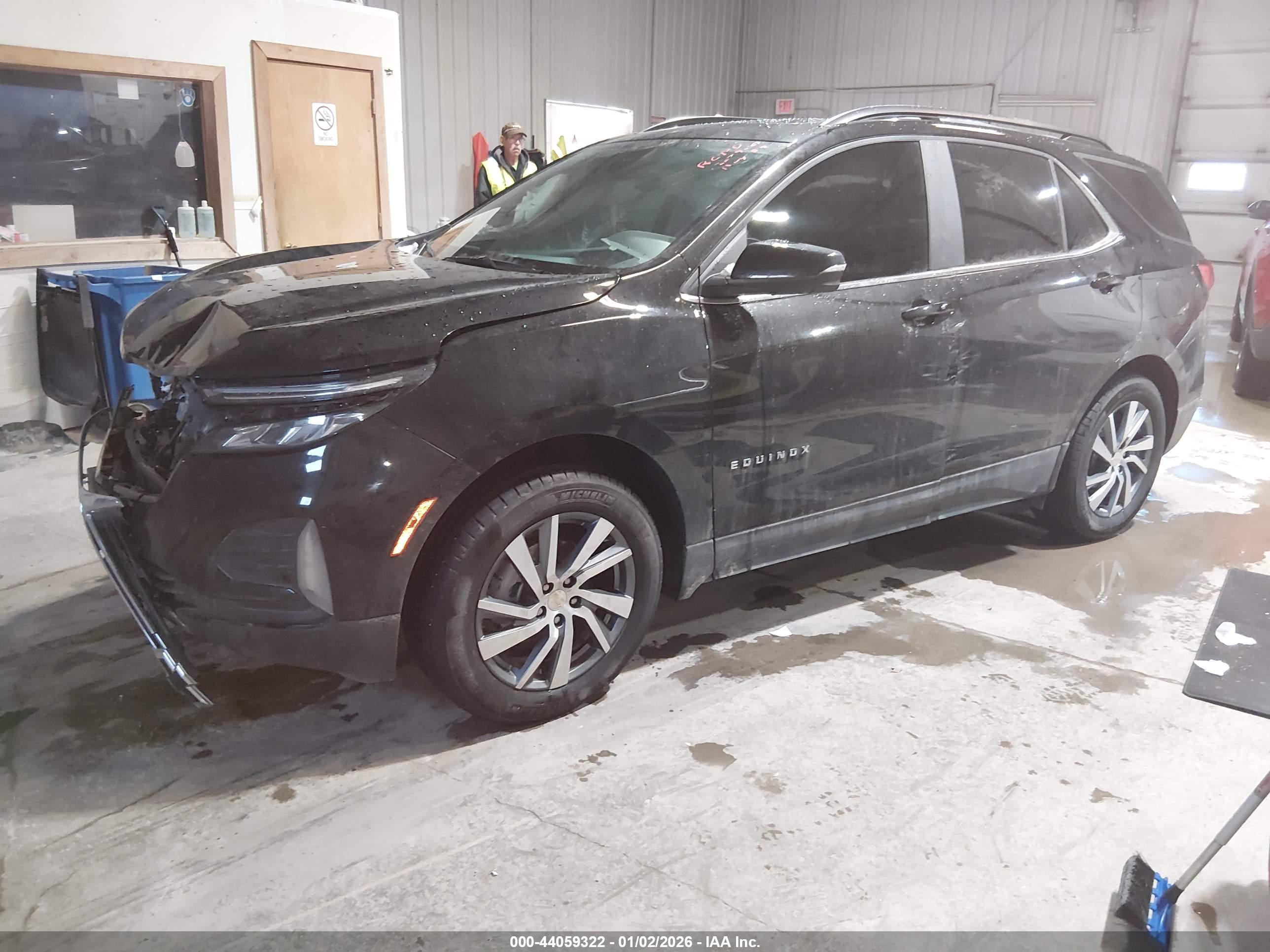 CHEVROLET EQUINOX image 2