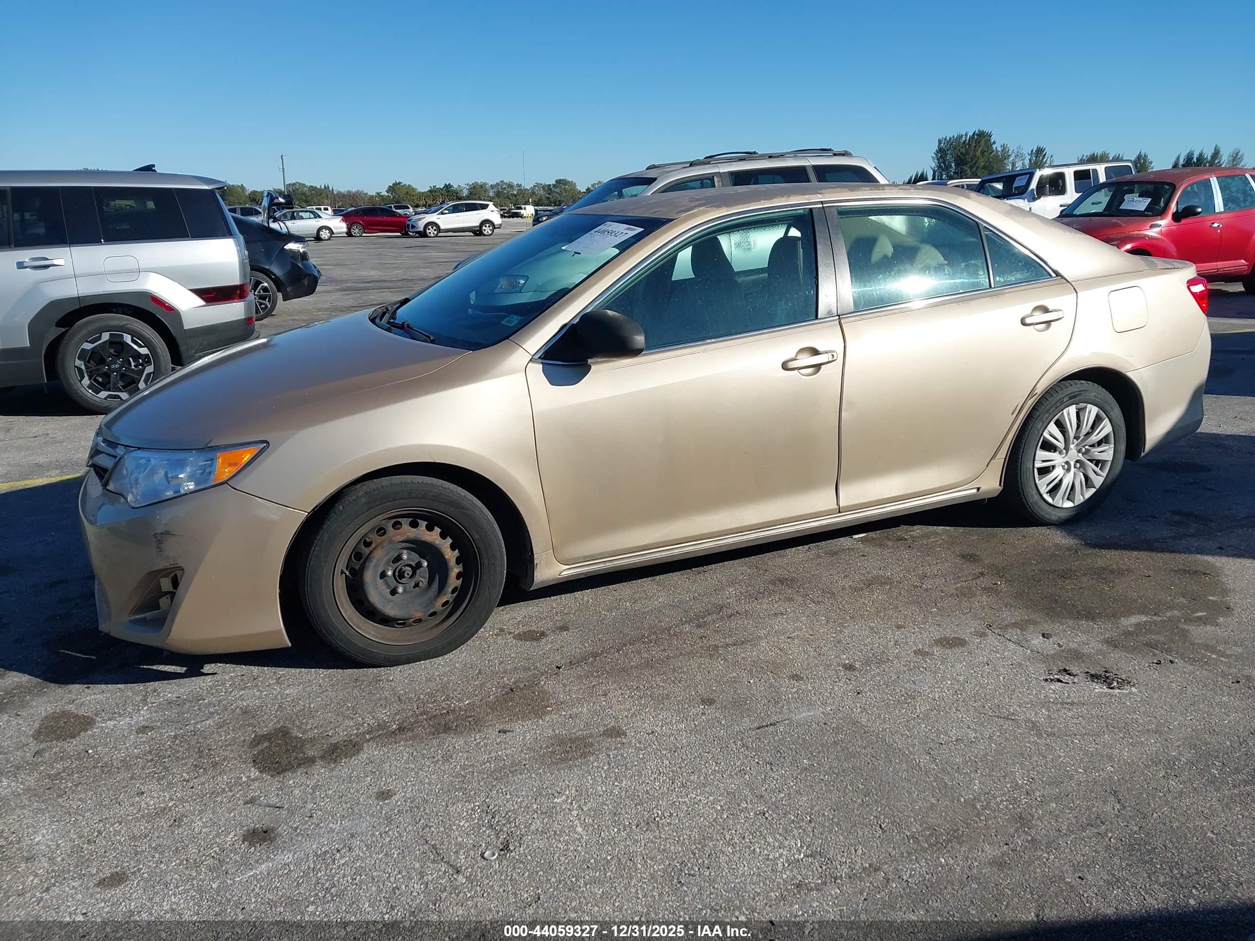 TOYOTA CAMRY image 2