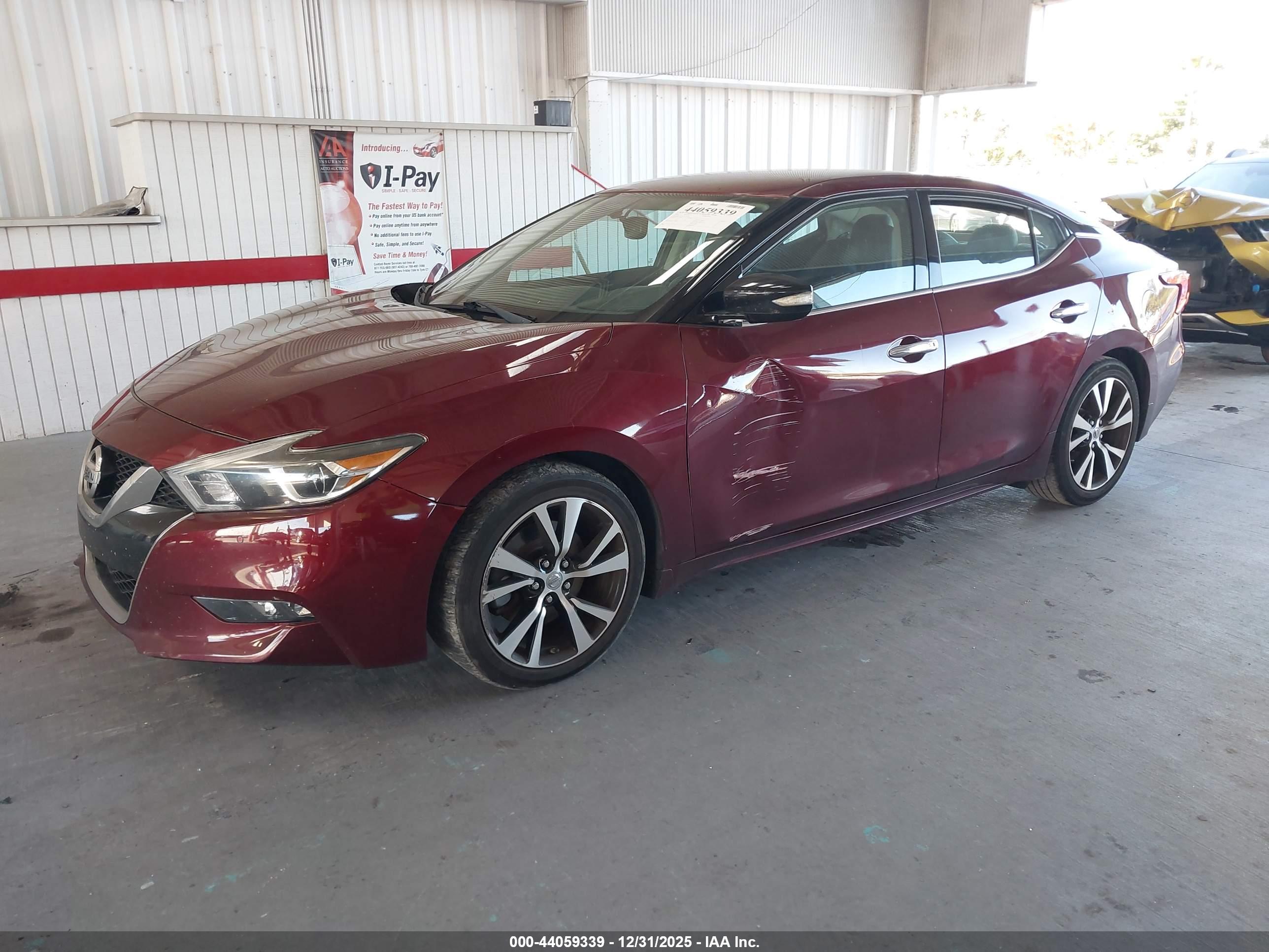 NISSAN MAXIMA image 2