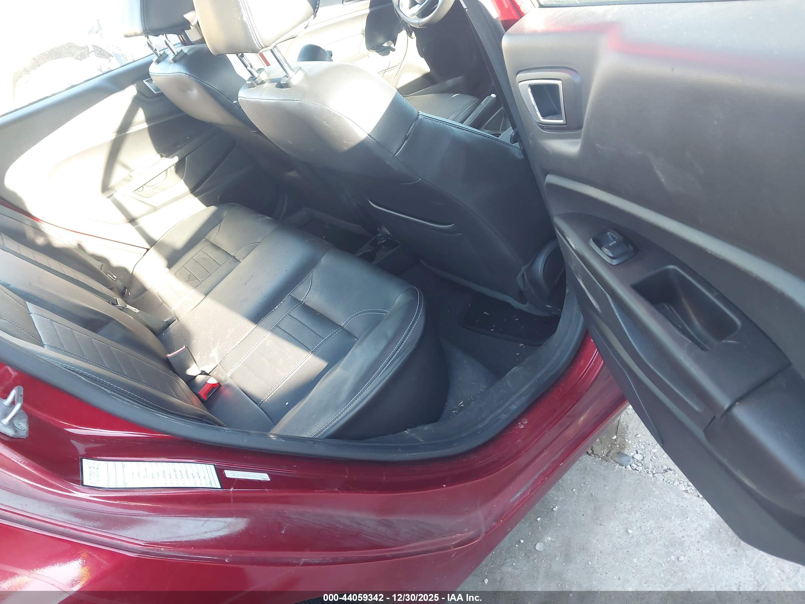 FORD FIESTA image 8