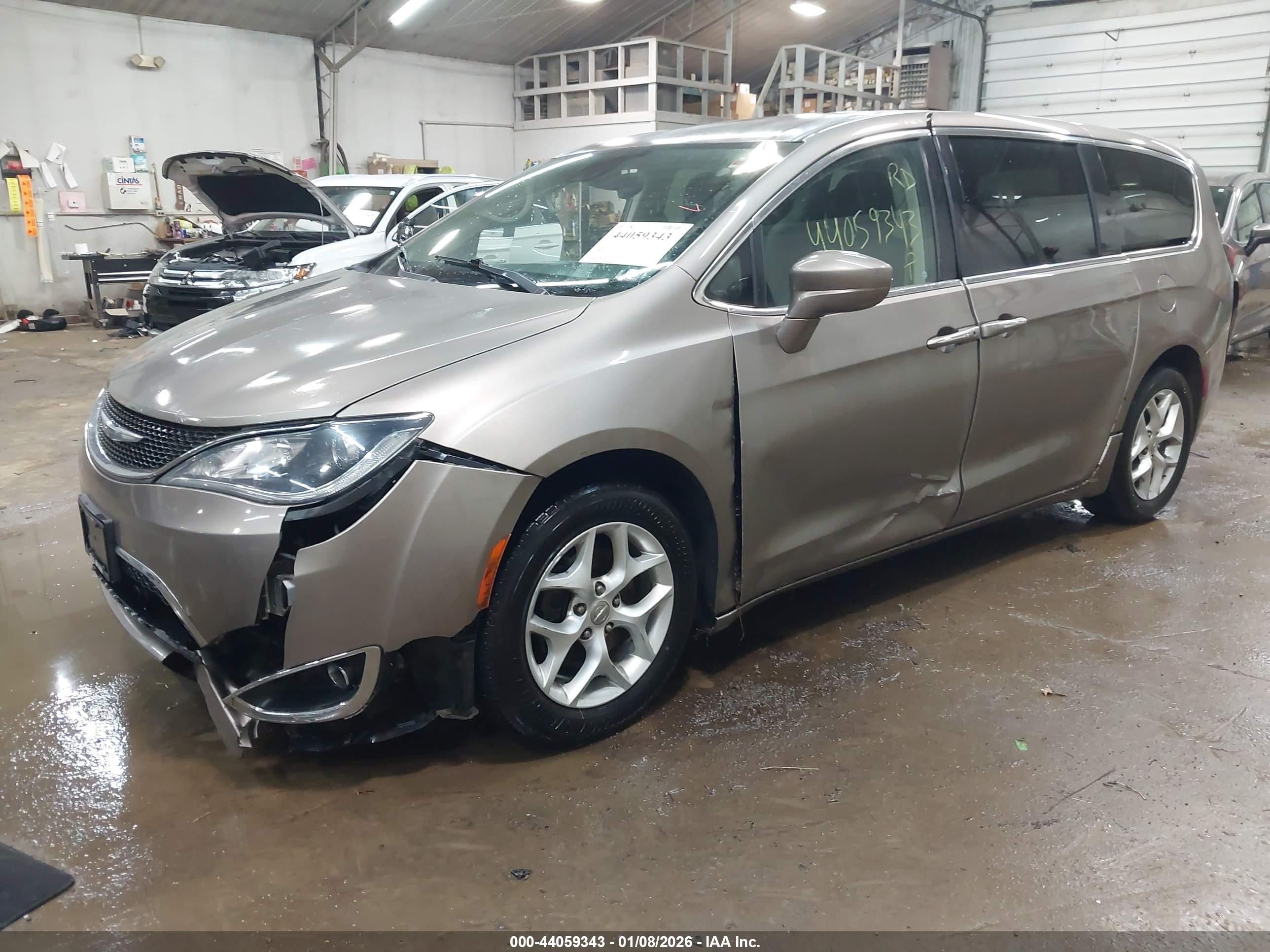 CHRYSLER PACIFICA image 2