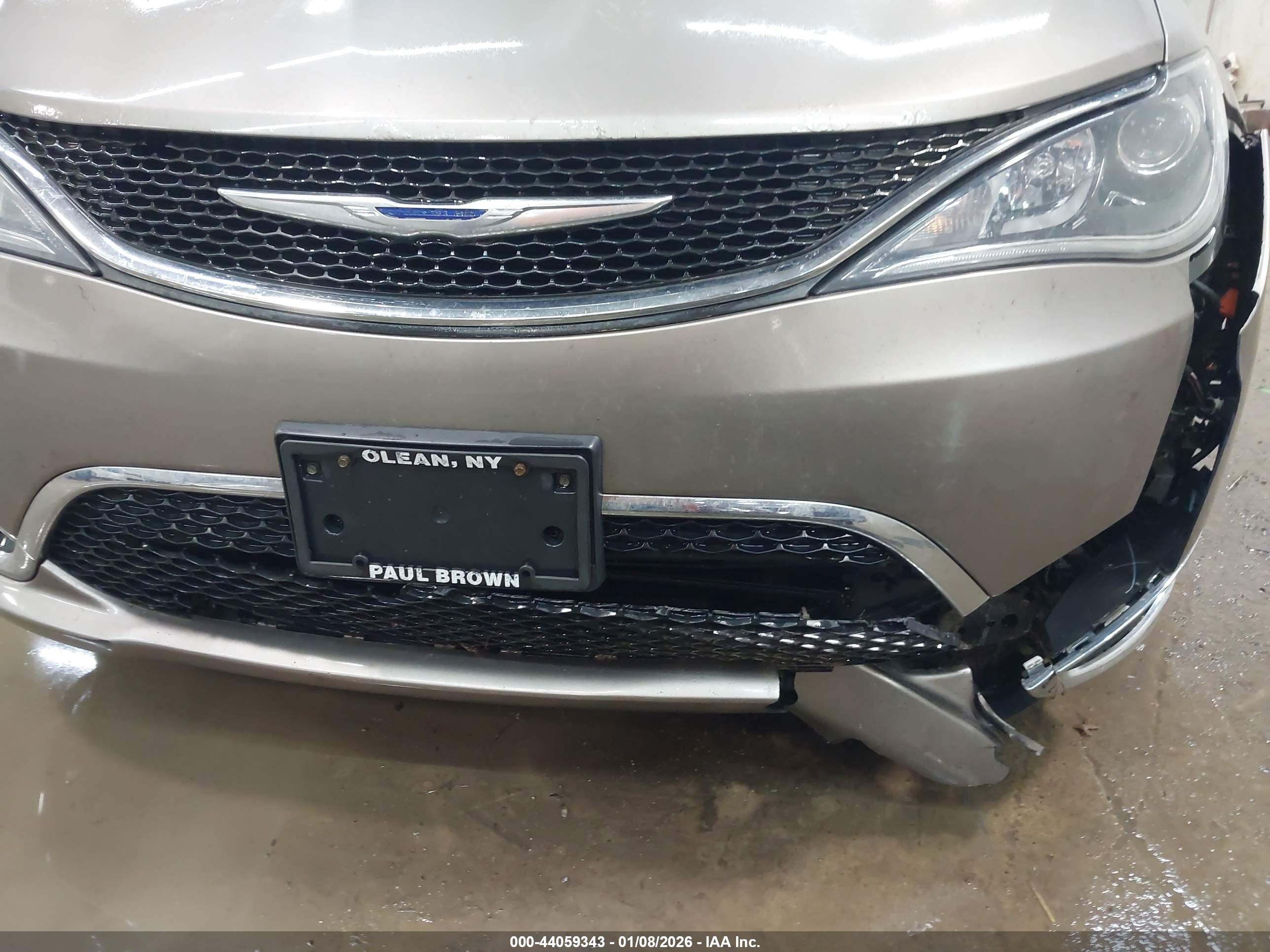 CHRYSLER PACIFICA image 6