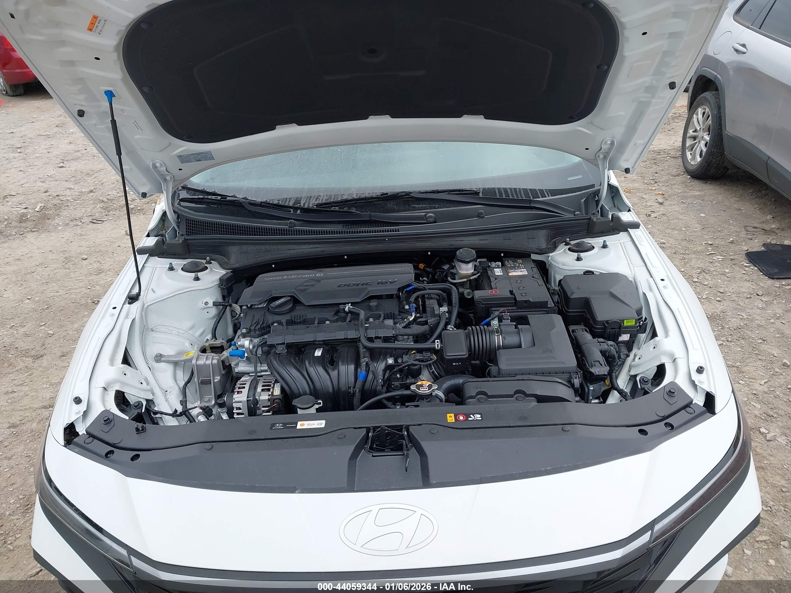 HYUNDAI ELANTRA image 10