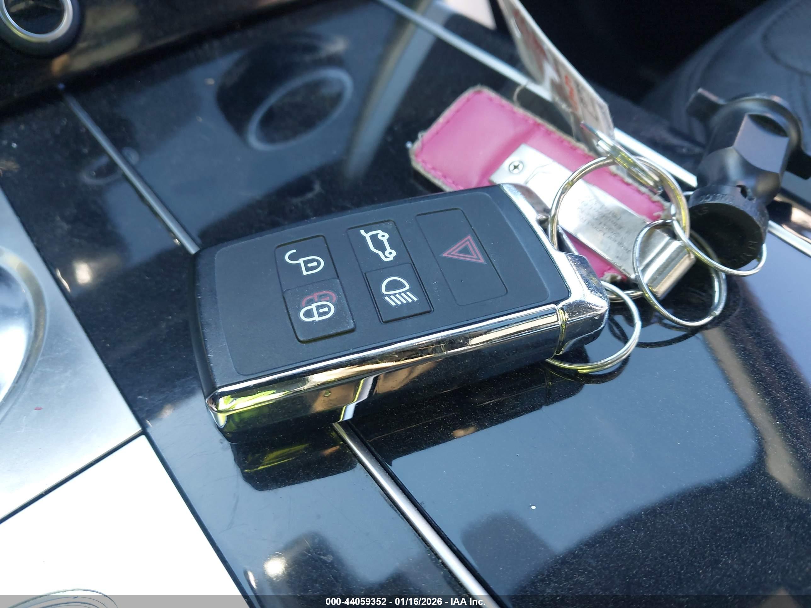 LAND ROVER image 11