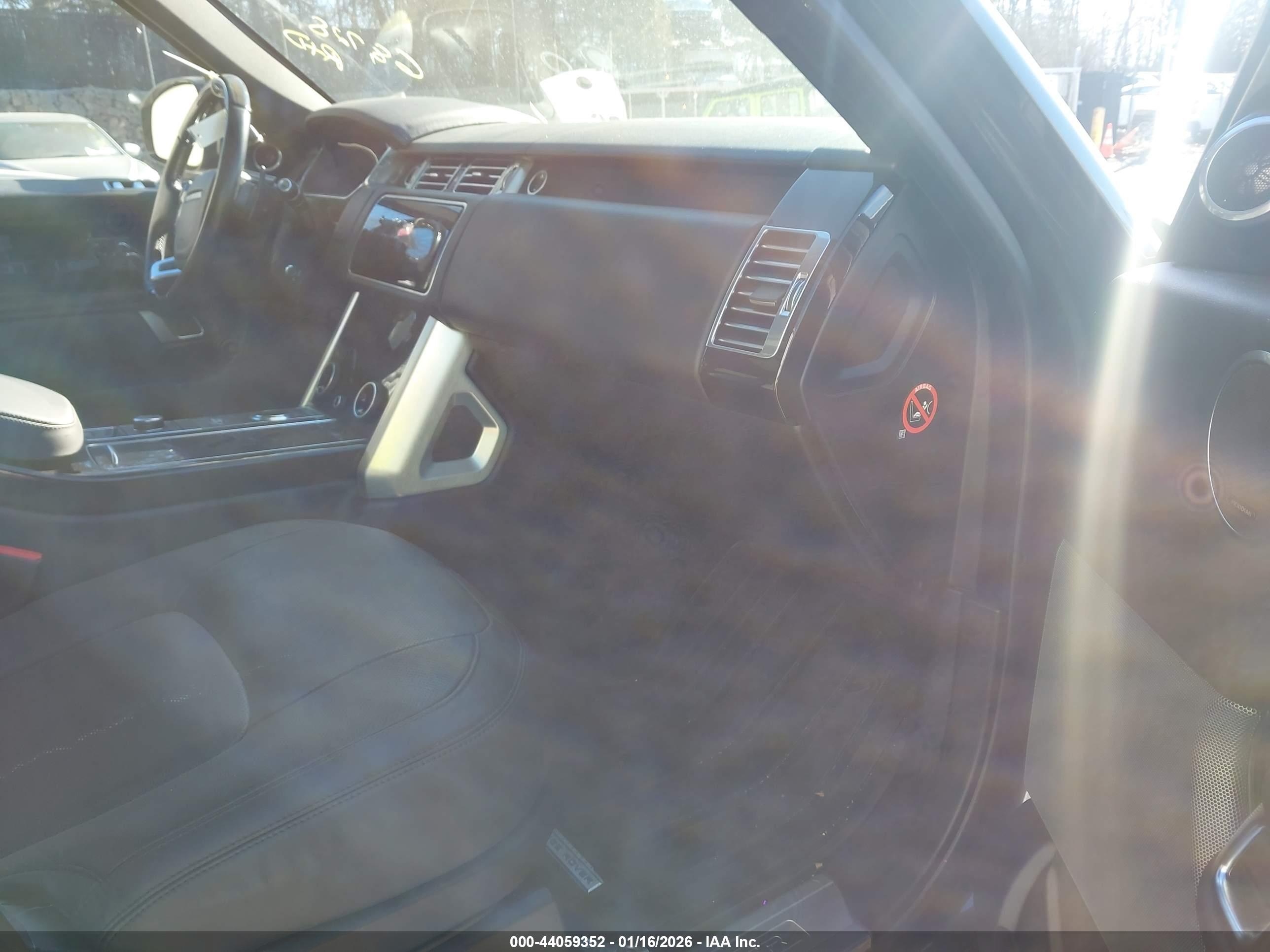 LAND ROVER image 5