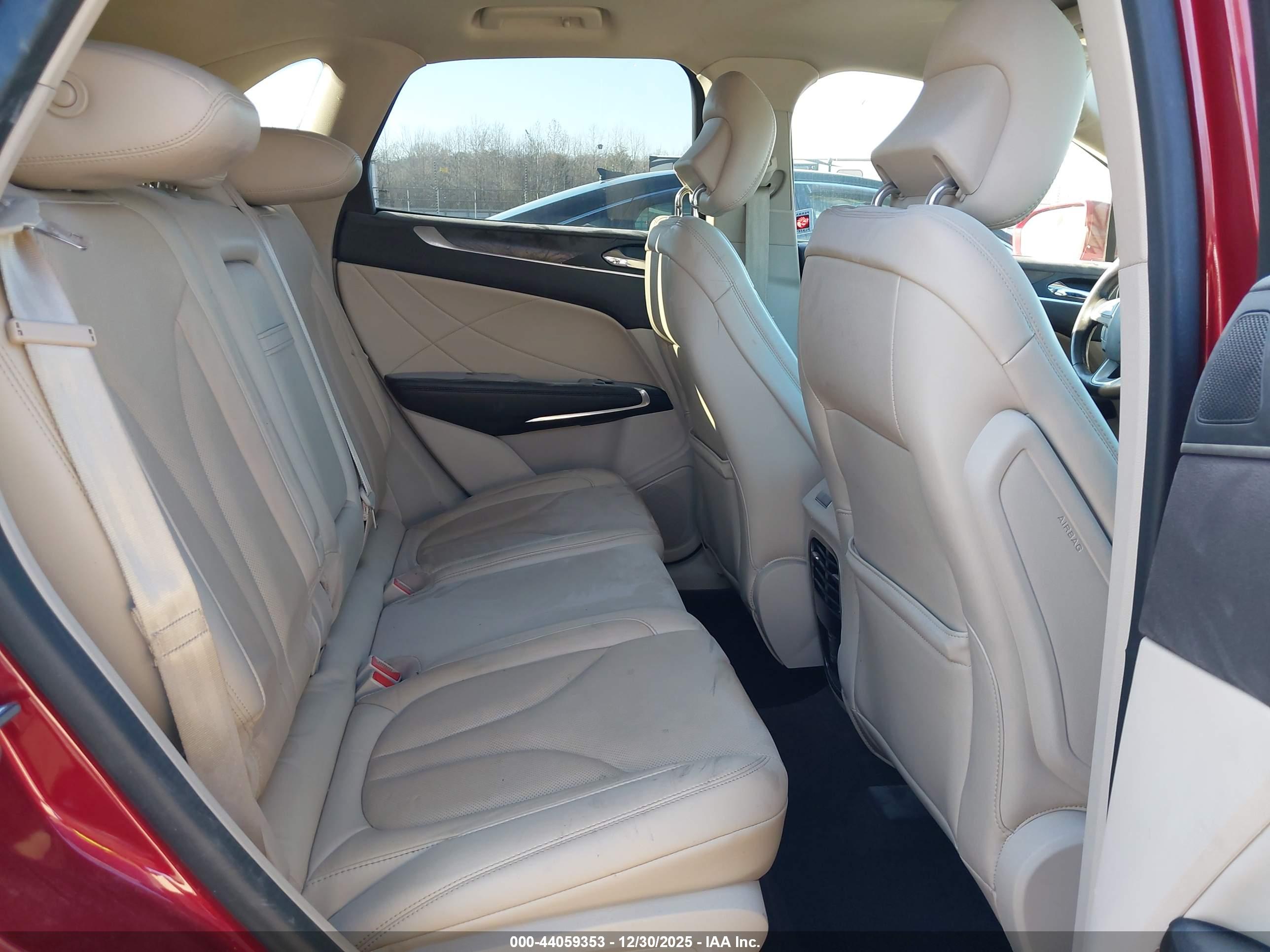 LINCOLN MKC image 8