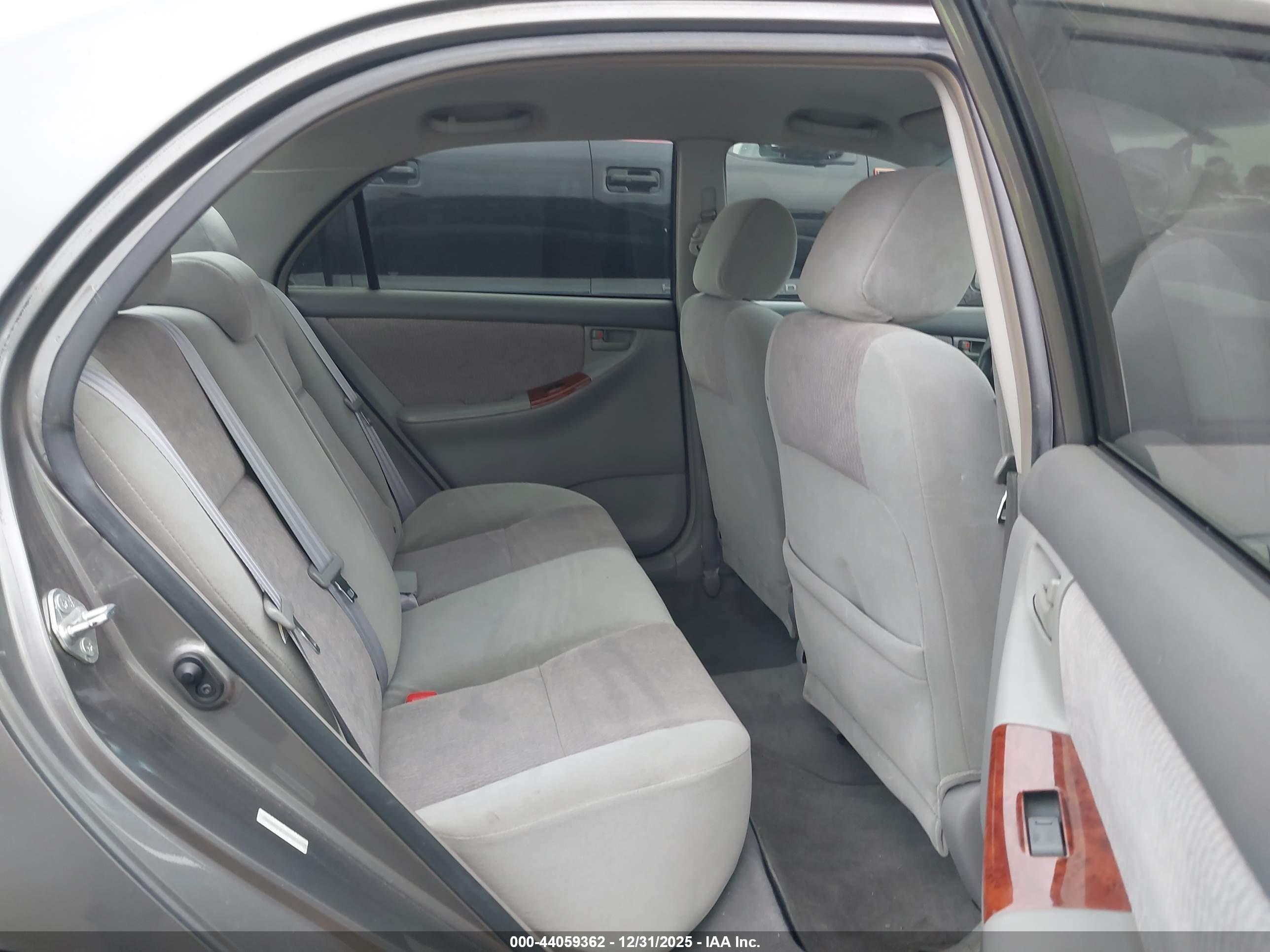 TOYOTA COROLLA image 8
