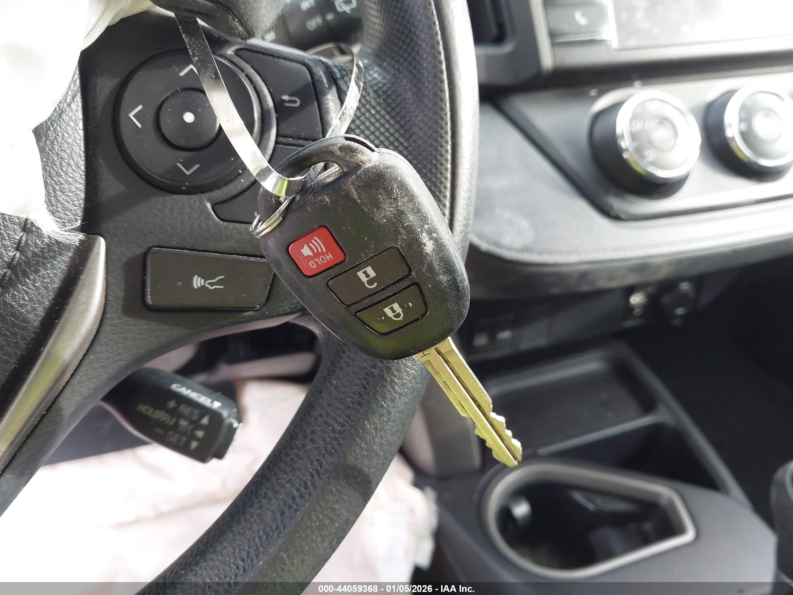 TOYOTA RAV4 image 11