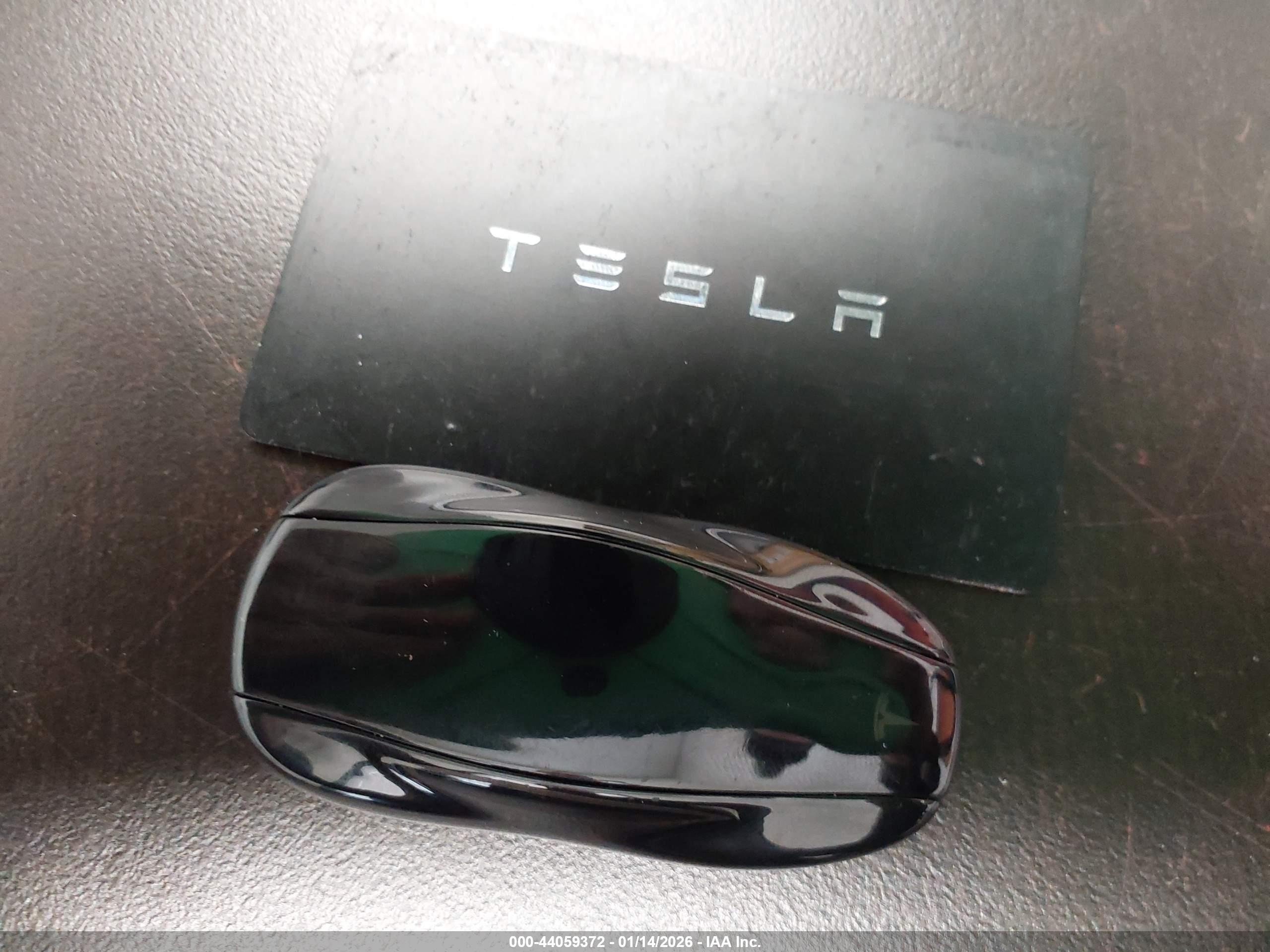 TESLA MODEL image 11