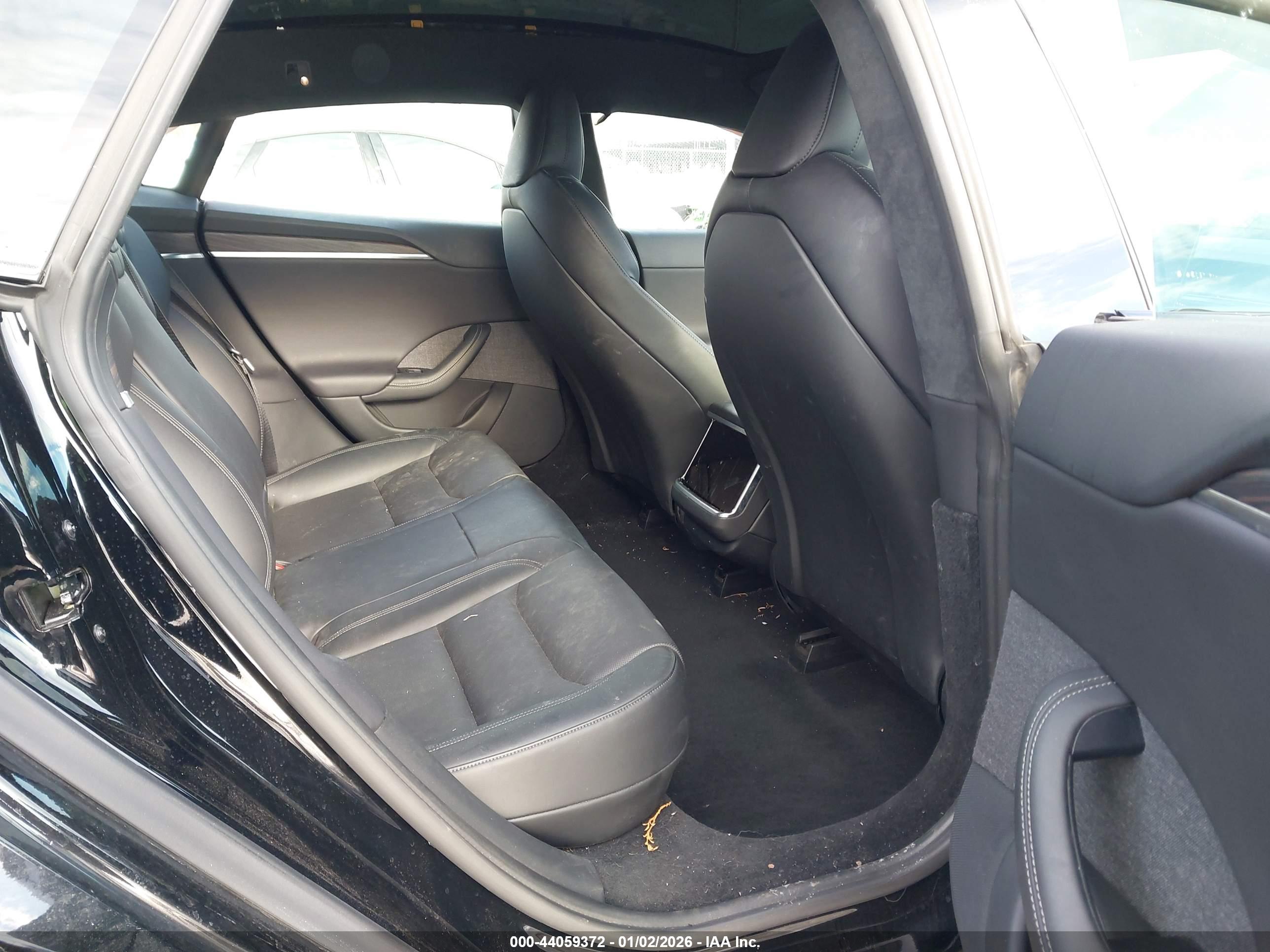 TESLA MODEL image 8