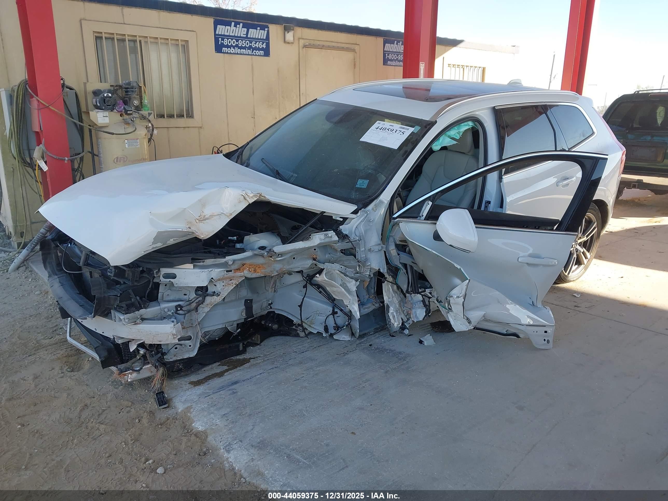 VOLVO XC60 image 2