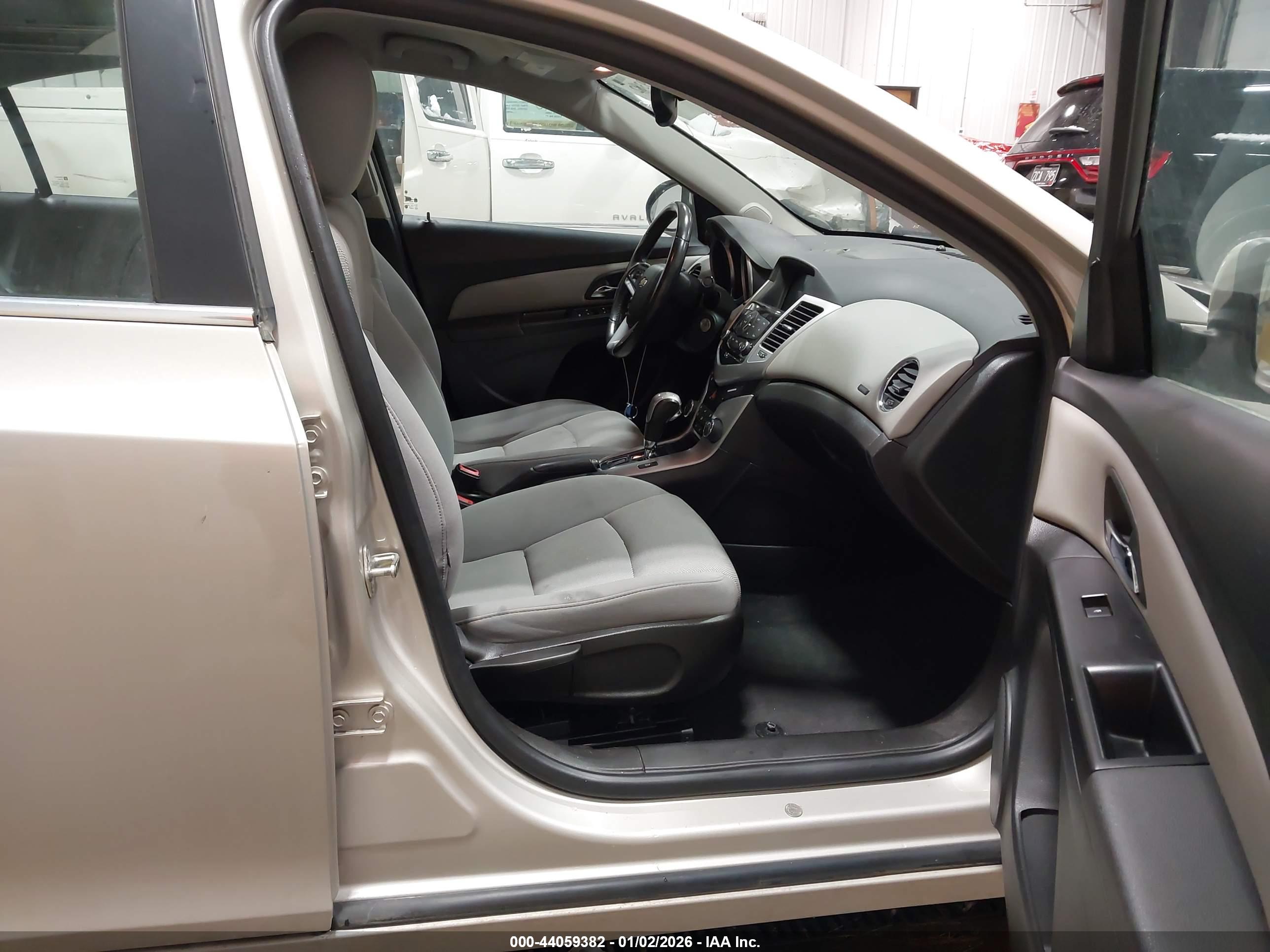 CHEVROLET CRUZE image 5