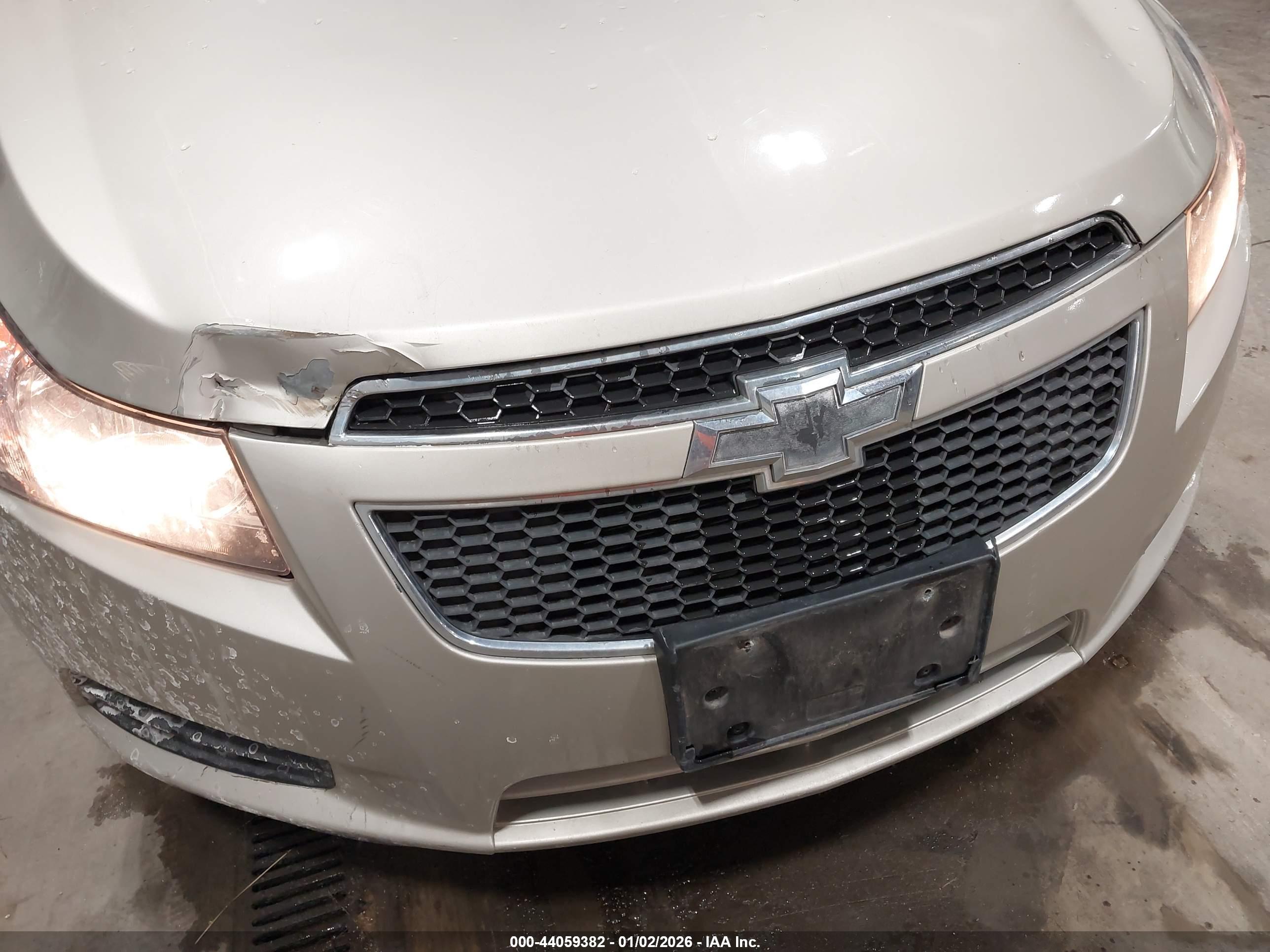 CHEVROLET CRUZE image 6