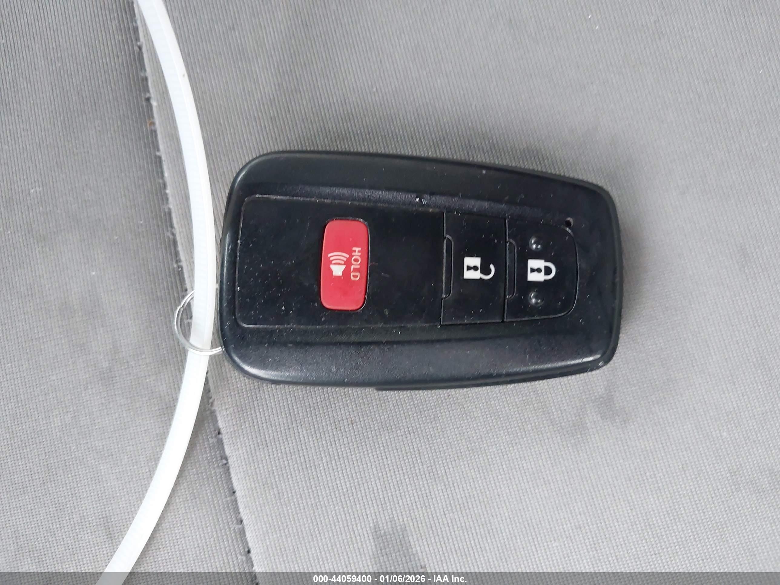 TOYOTA PRIUS image 11