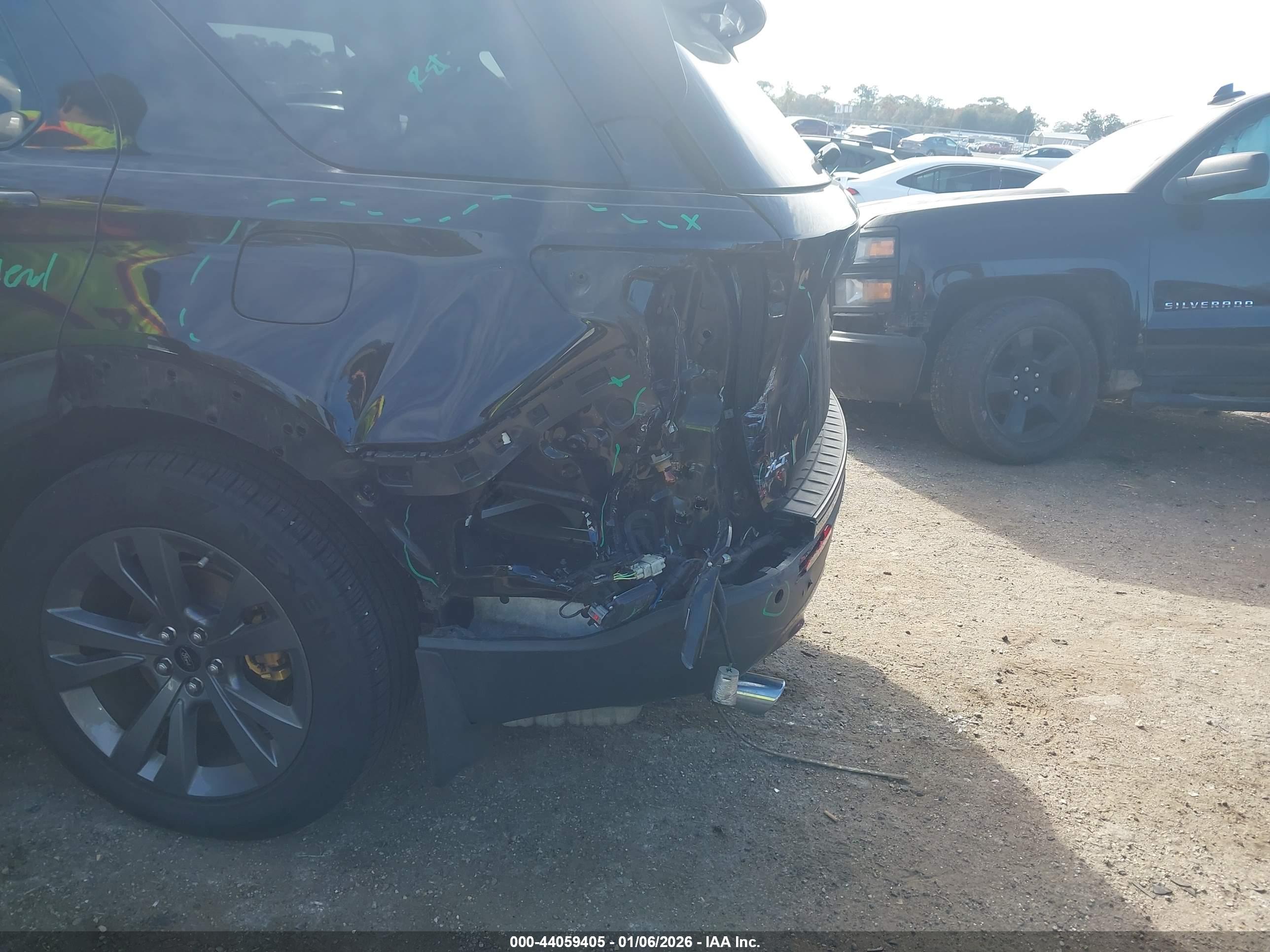 FORD EXPLORER image 6