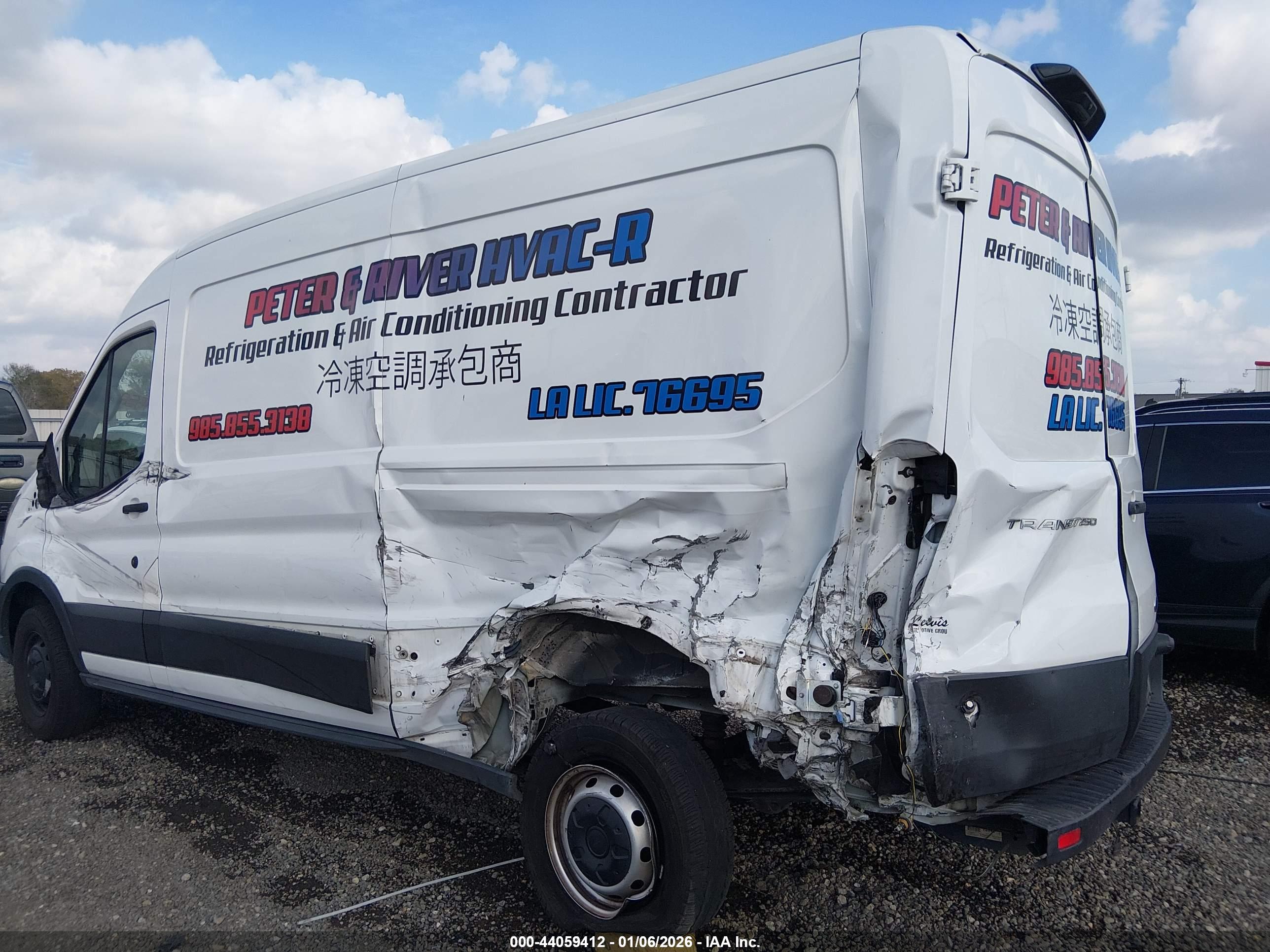FORD TRANSIT-250 image 6